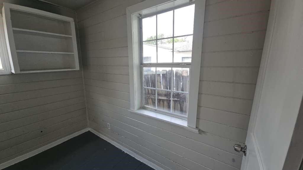 6909 Kittridge Street Property Photo 8