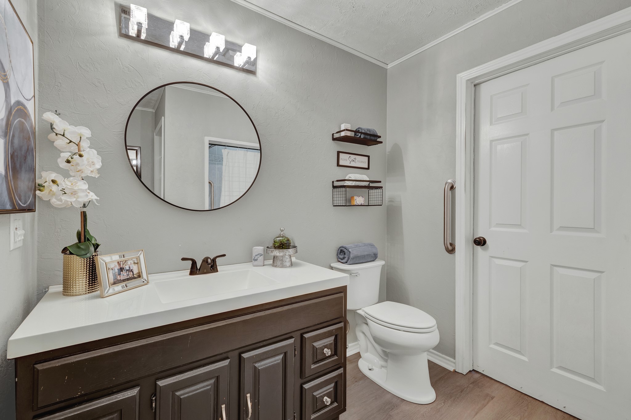 580 E Zipp Road Property Photo 13