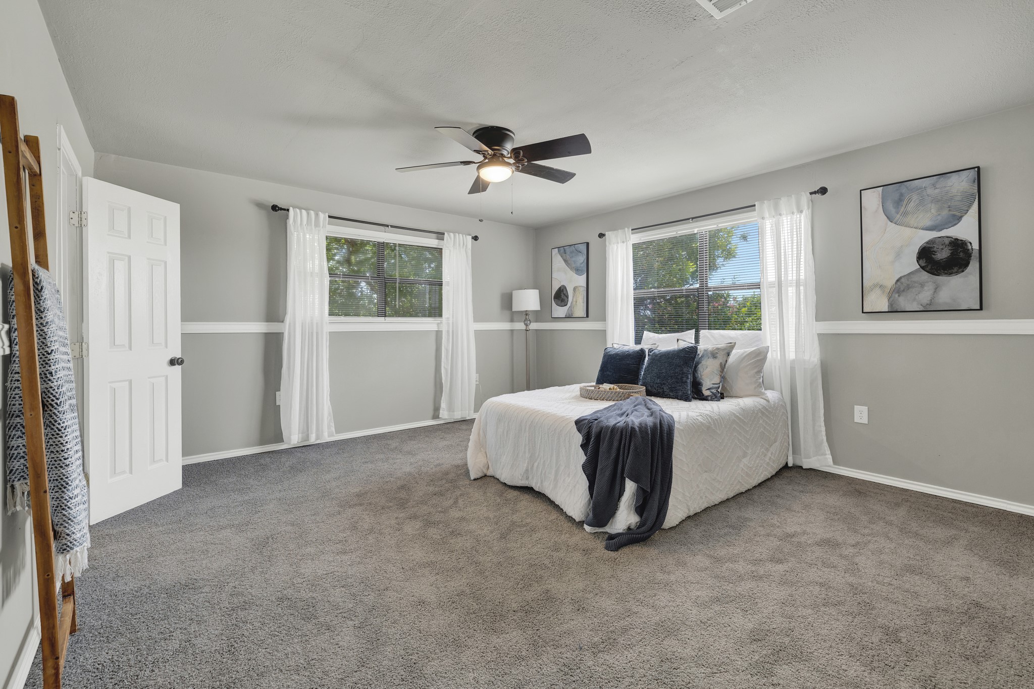580 E Zipp Road Property Photo 17