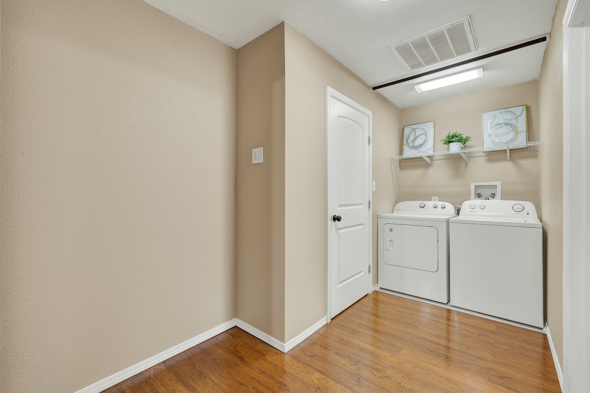 580 E Zipp Road Property Photo 30