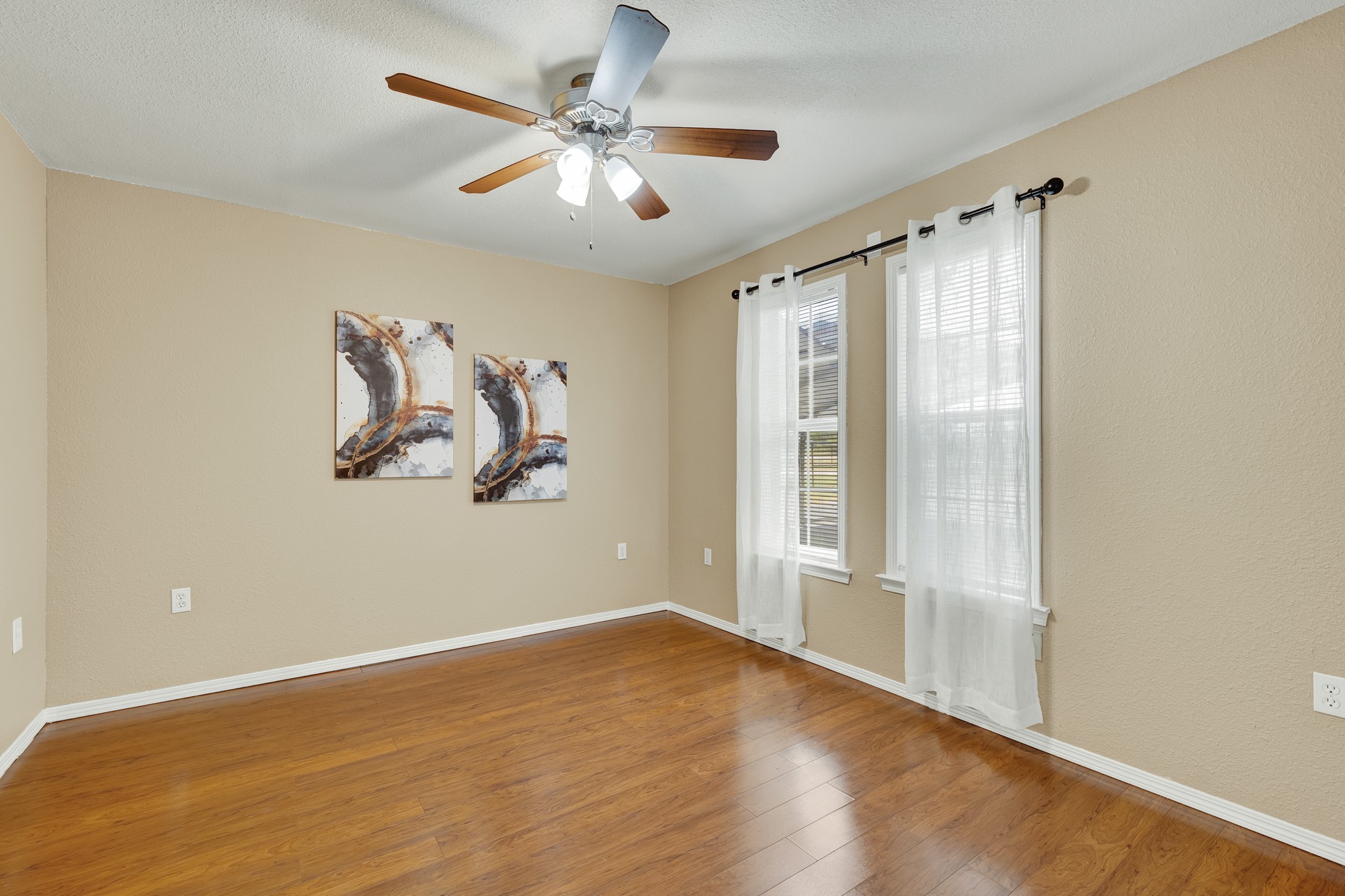 580 E Zipp Road Property Photo 31