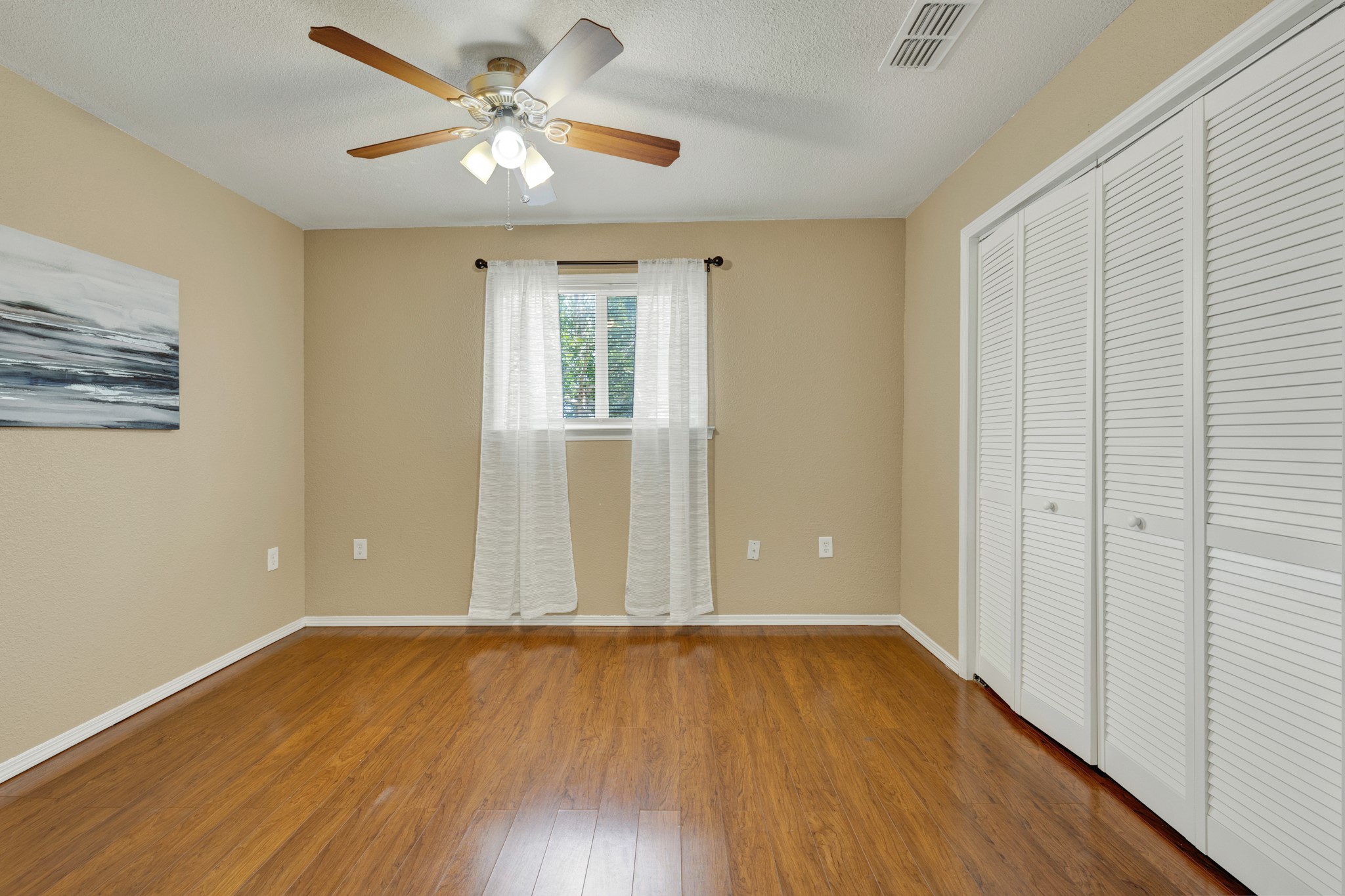 580 E Zipp Road Property Photo 32