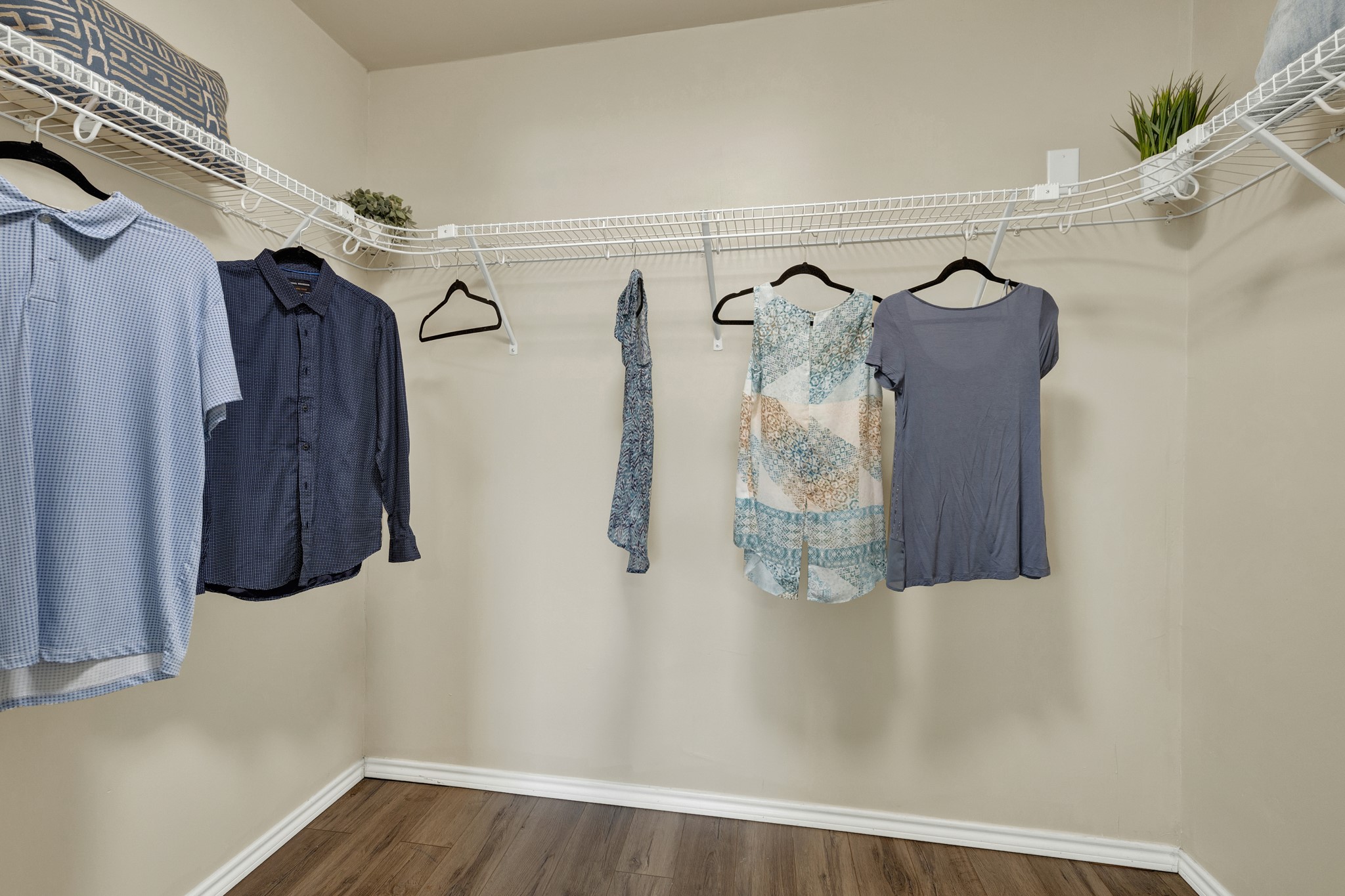 580 E Zipp Road Property Photo 35