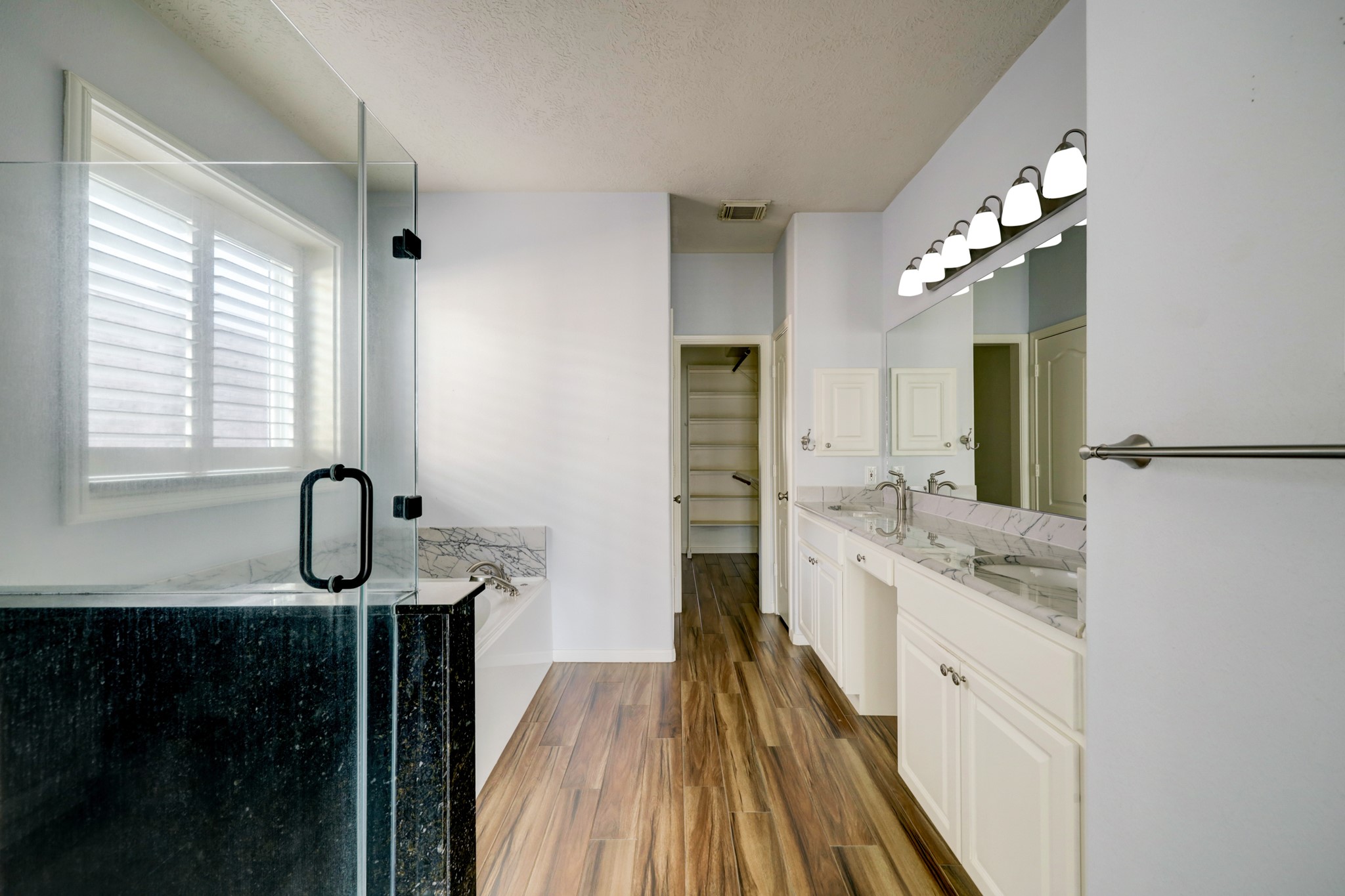 20523 Riverside Pines Drive Property Photo 18