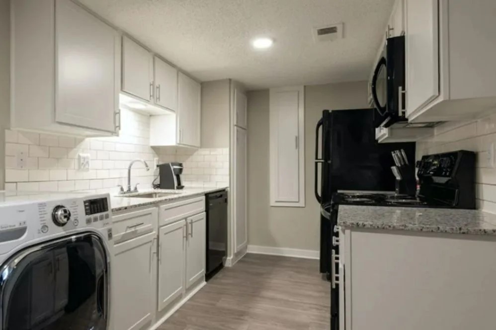 2101 Burton Drive 1032 Property Photo 6