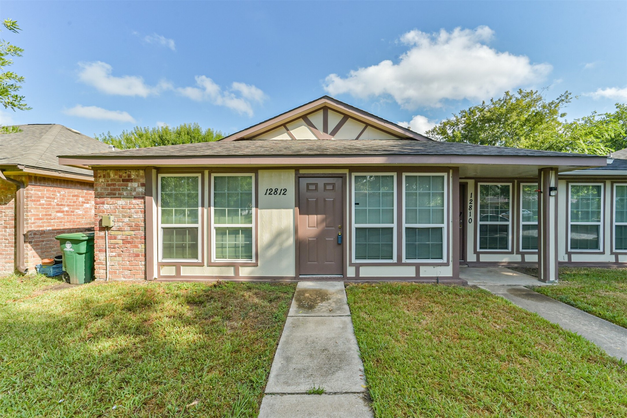 12812 Shannon Hills Drive Property Photo 2