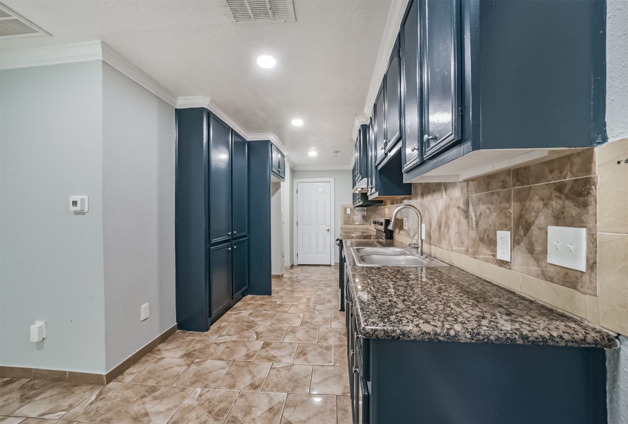 12812 Shannon Hills Drive Property Photo 11