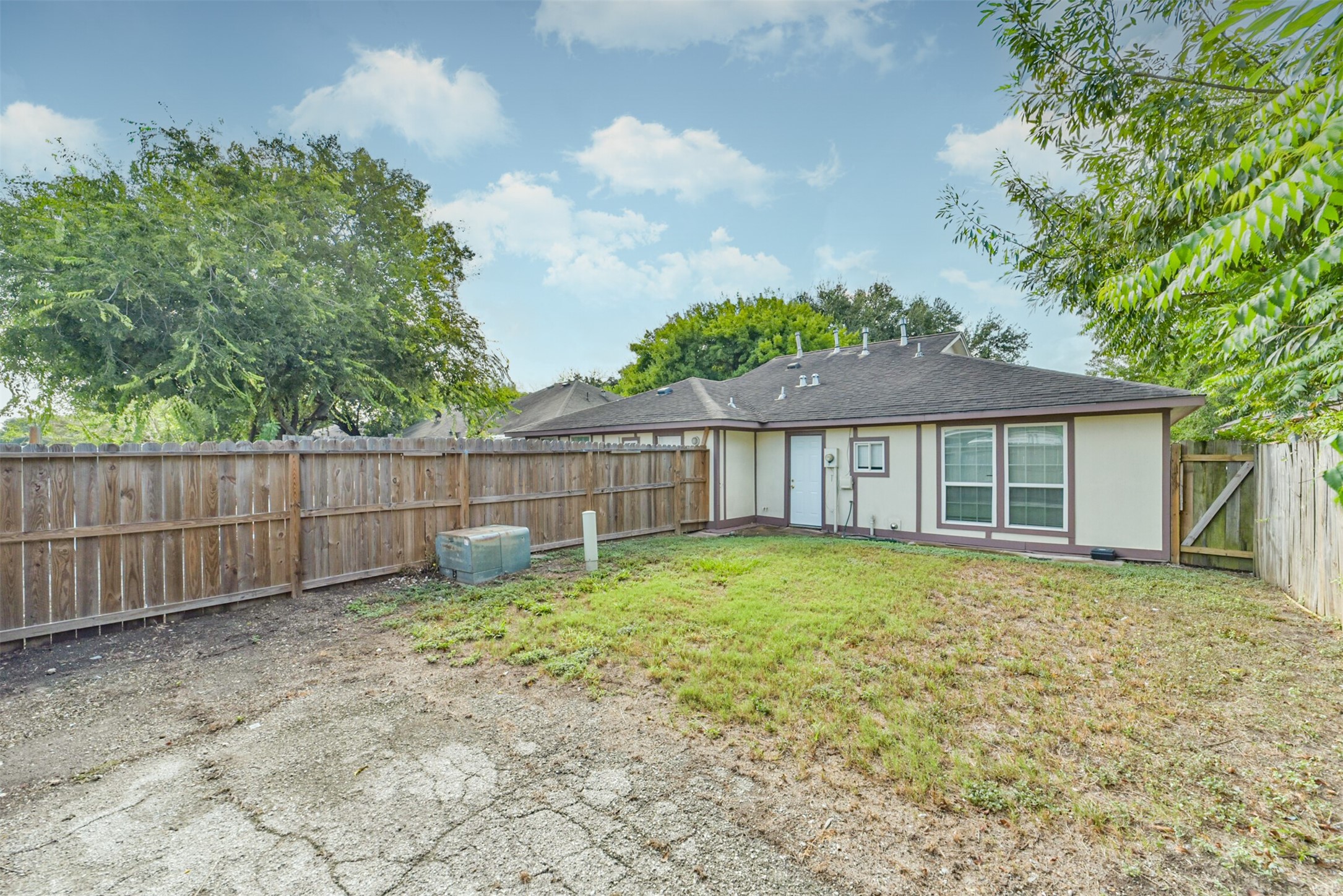 12812 Shannon Hills Drive Property Photo 27