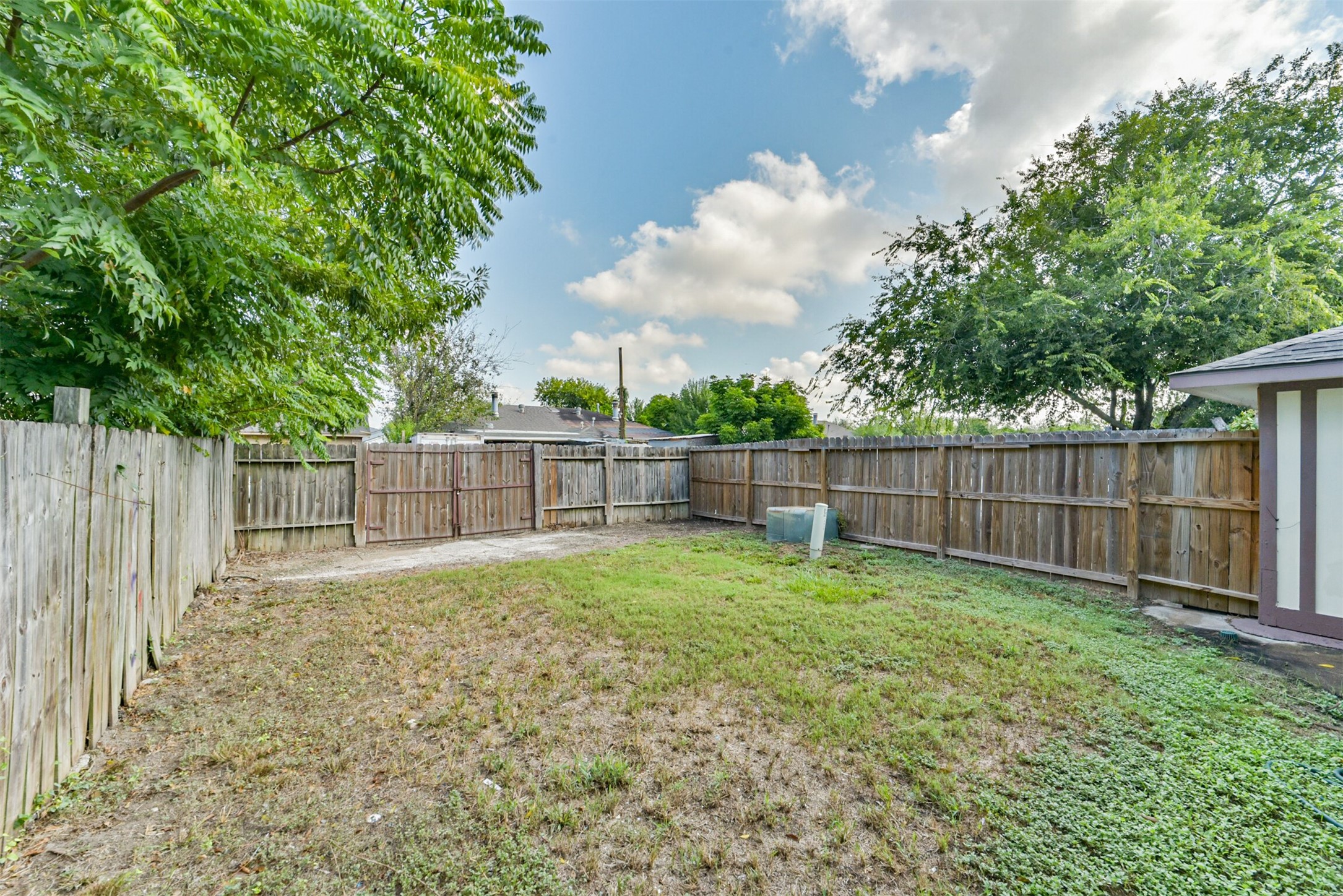 12812 Shannon Hills Drive Property Photo 28