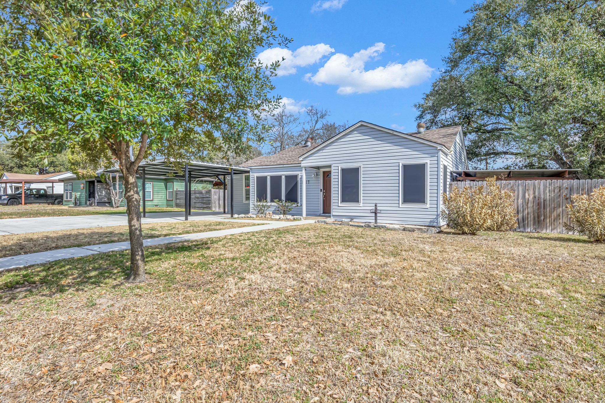 1517 Oakview Street Property Photo 1