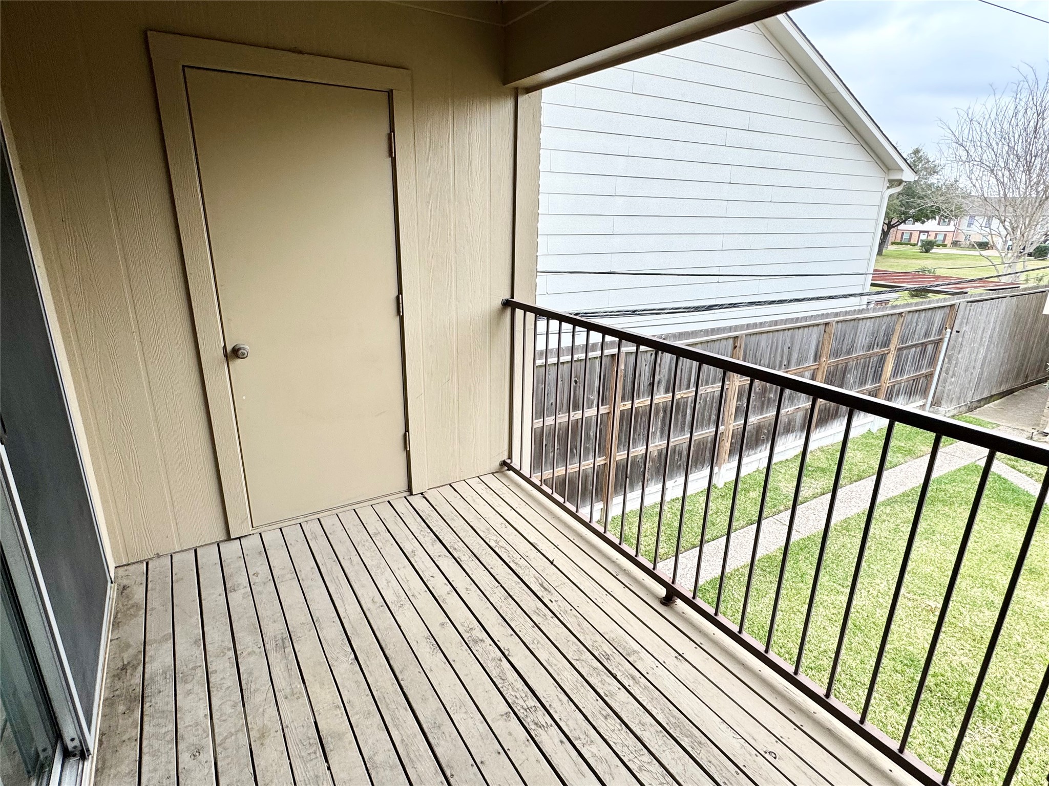 700 Thicket Lane 406 Property Photo 17