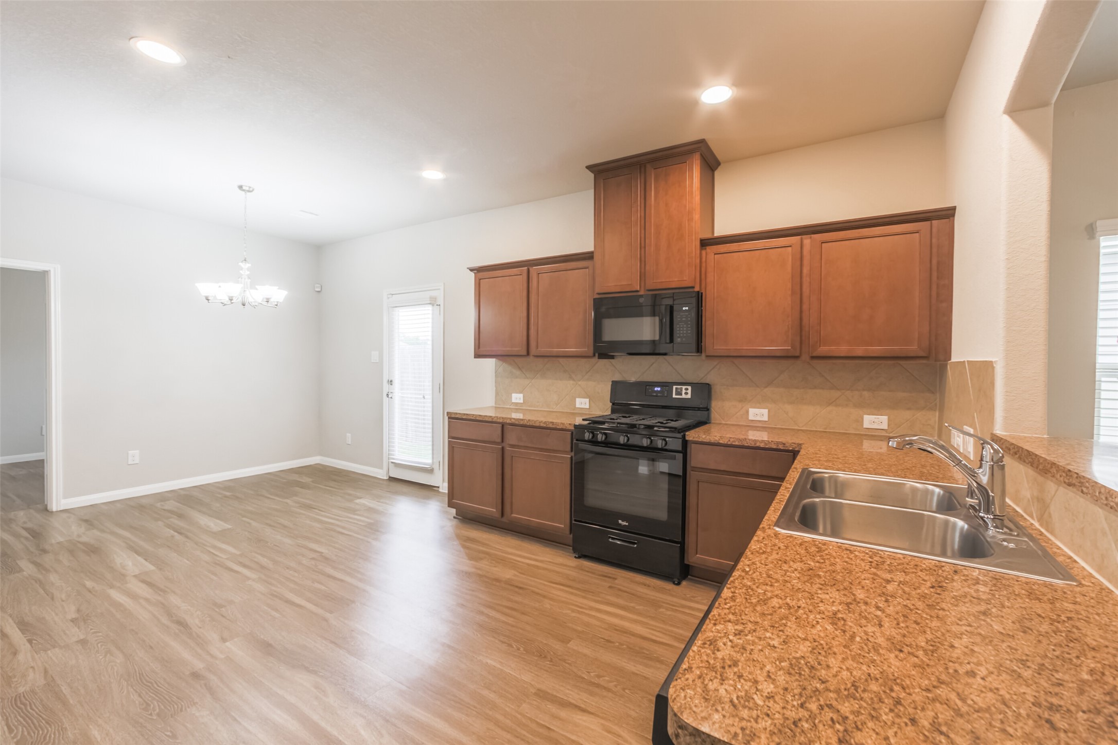 3727 Bright Moon Property Photo 8