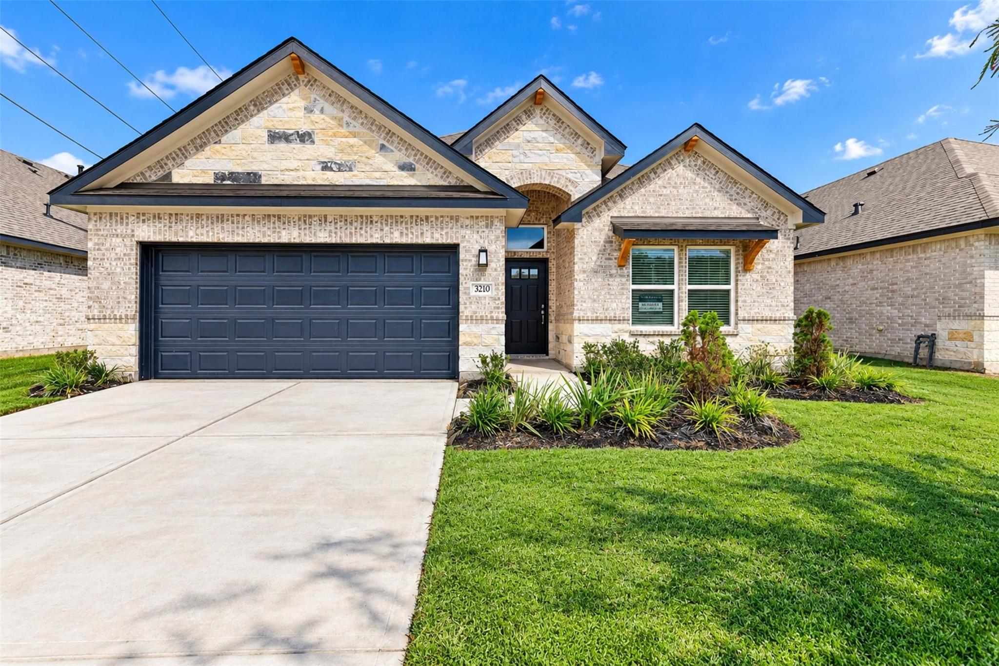 3210 Emerald Hills Drive Property Photo 1