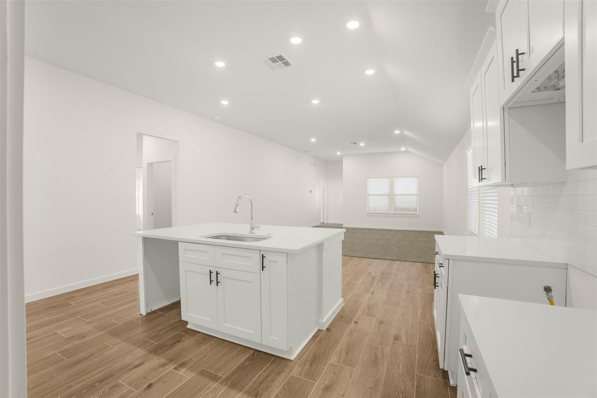 3210 Emerald Hills Drive Property Photo 5