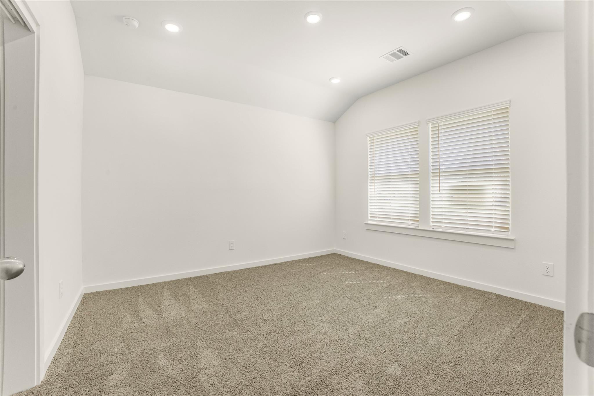 3210 Emerald Hills Drive Property Photo 8