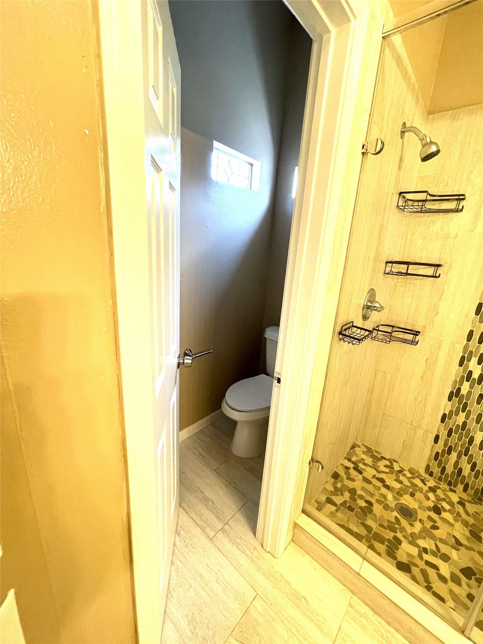 4122 Drake Street 1/2 Property Photo 16