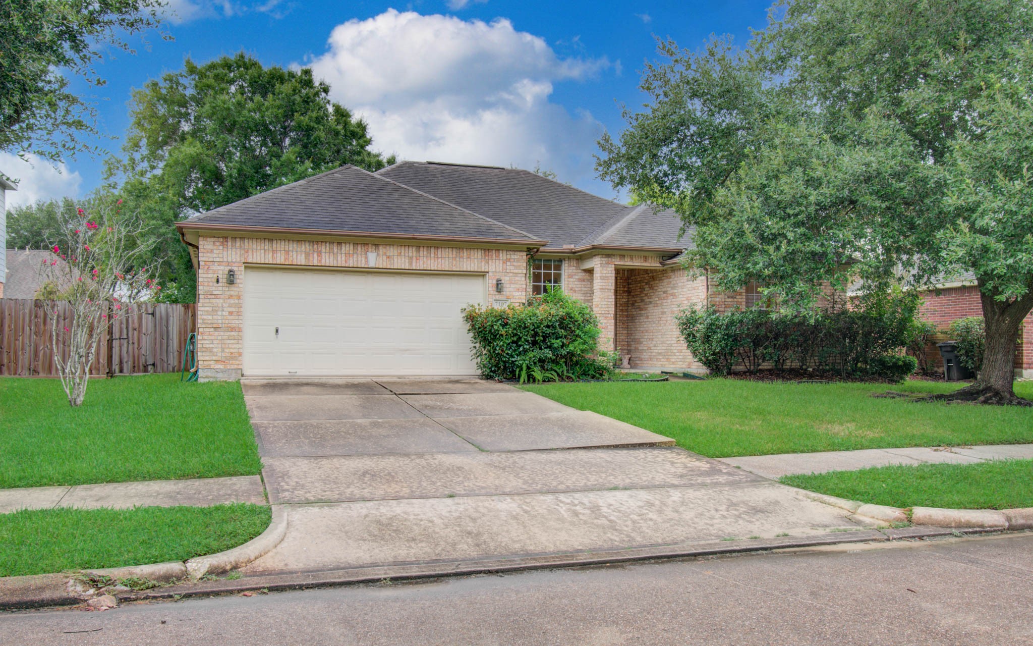 7107 Trimstone Drive Property Photo 2
