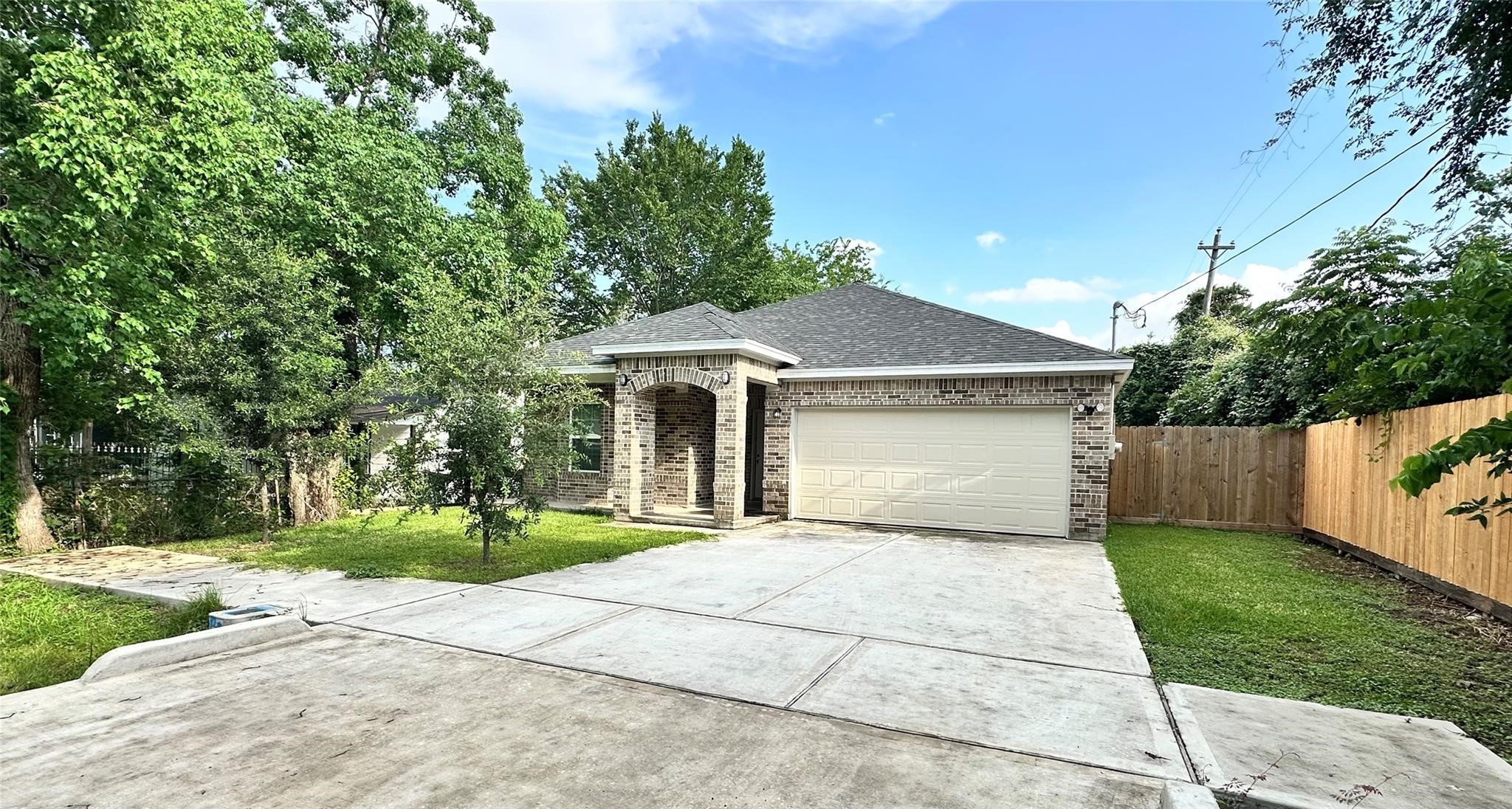 304 Armstrong Street Property Photo 2