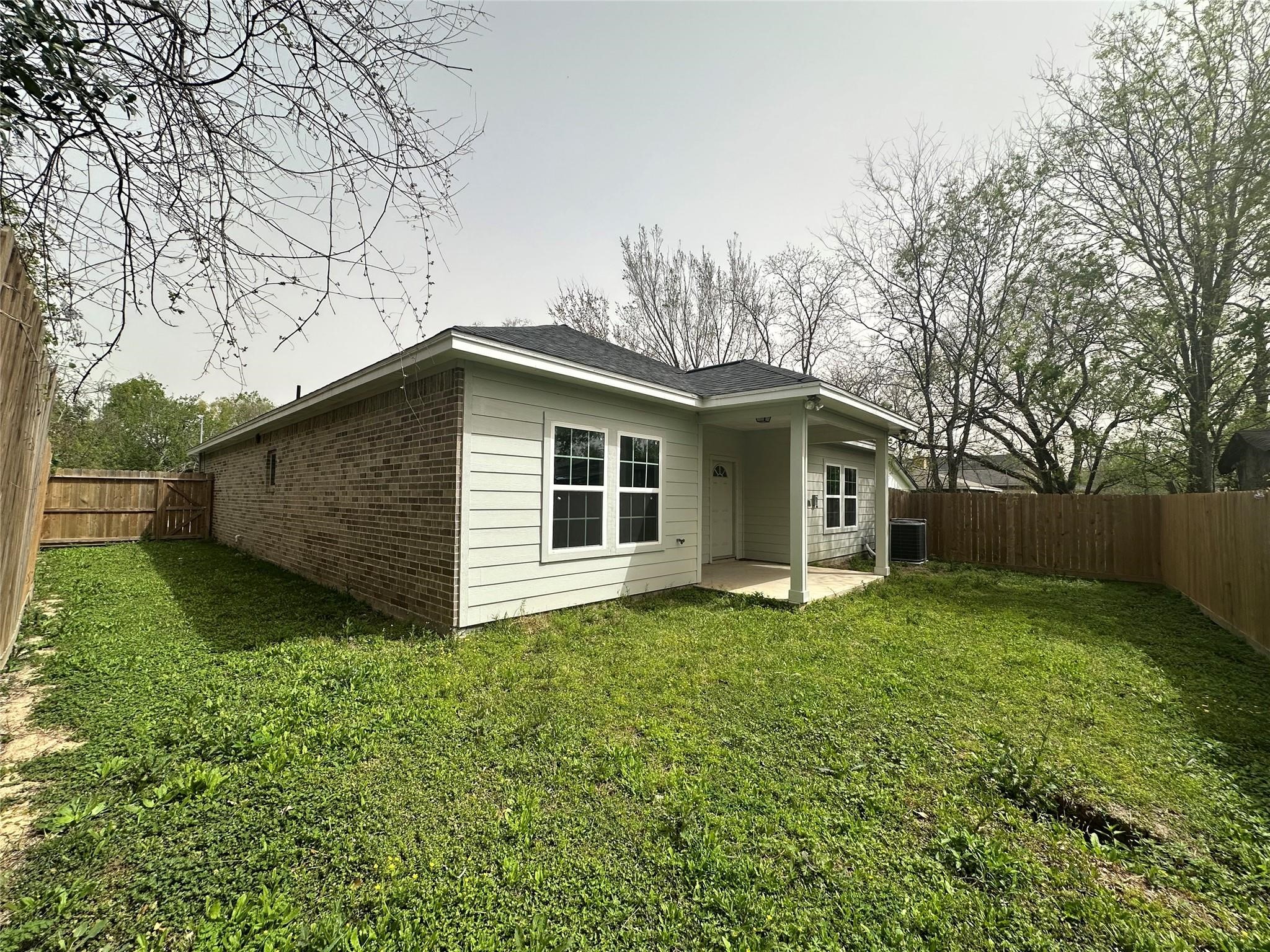 304 Armstrong Street Property Photo 17