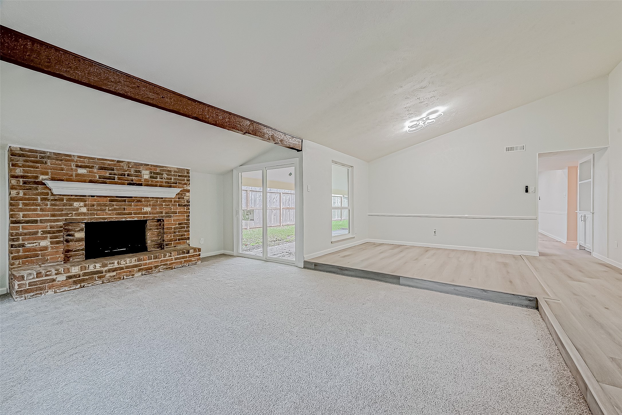 2107 Quail Valley East Drive Property Photo 6