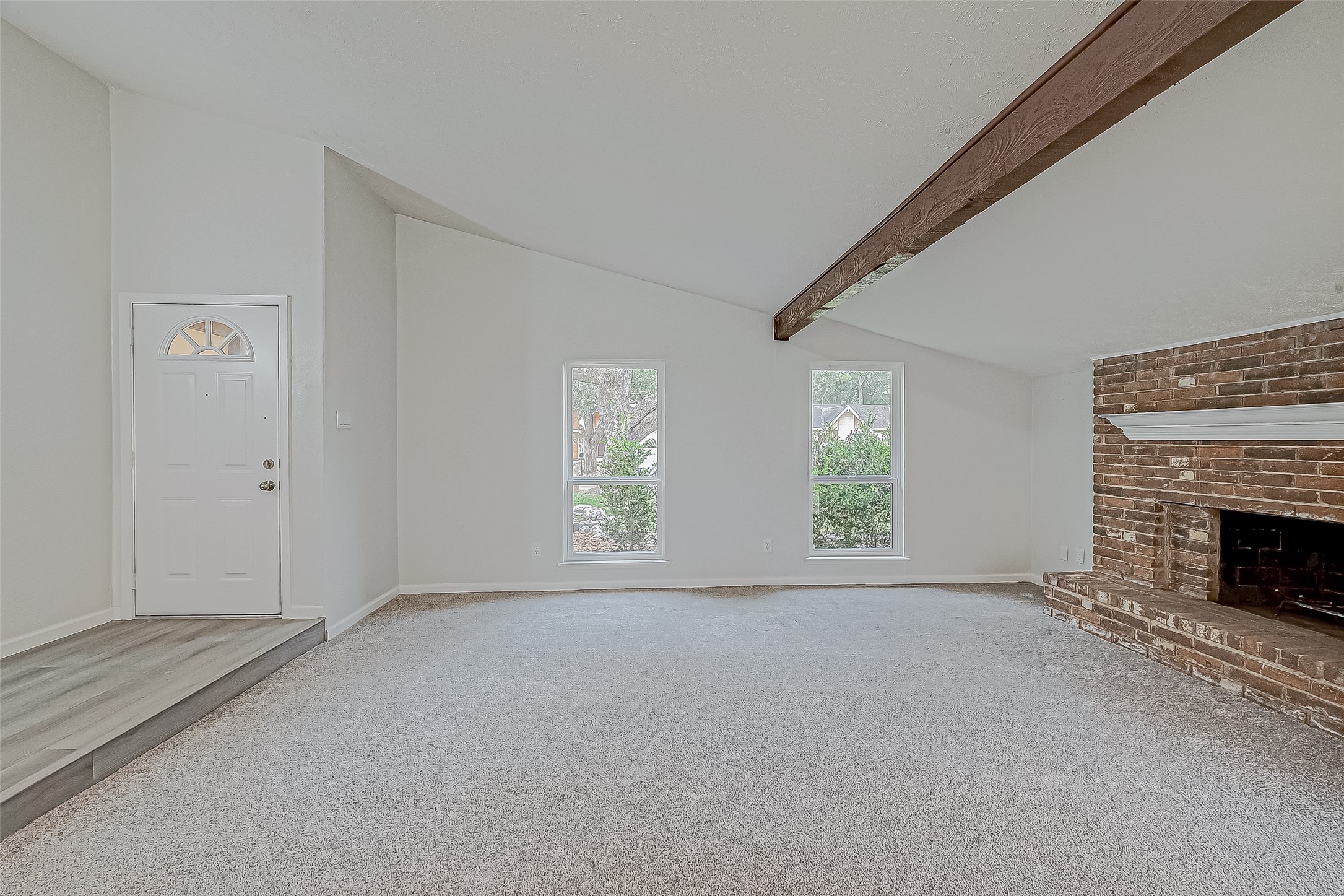 2107 Quail Valley East Drive Property Photo 7