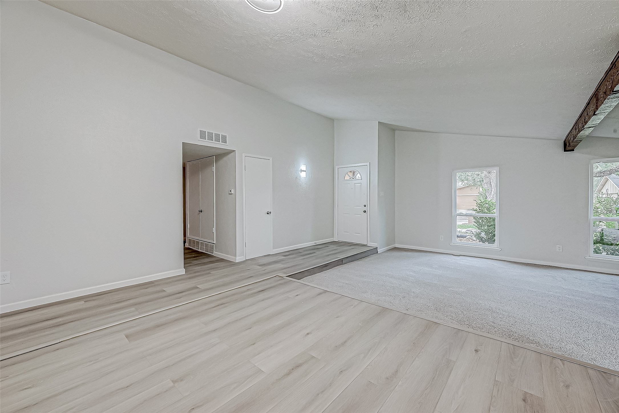 2107 Quail Valley East Drive Property Photo 12