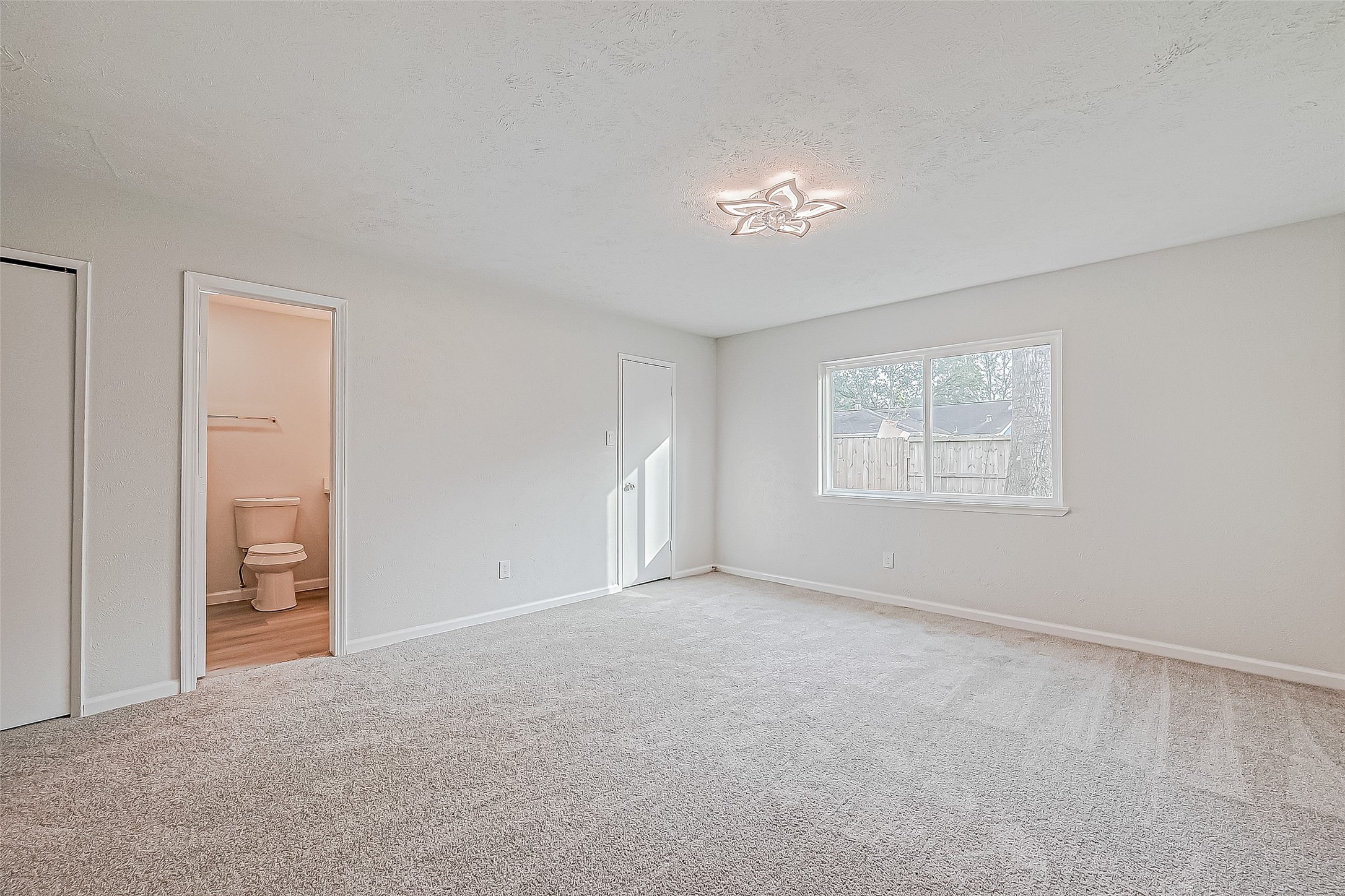 2107 Quail Valley East Drive Property Photo 31