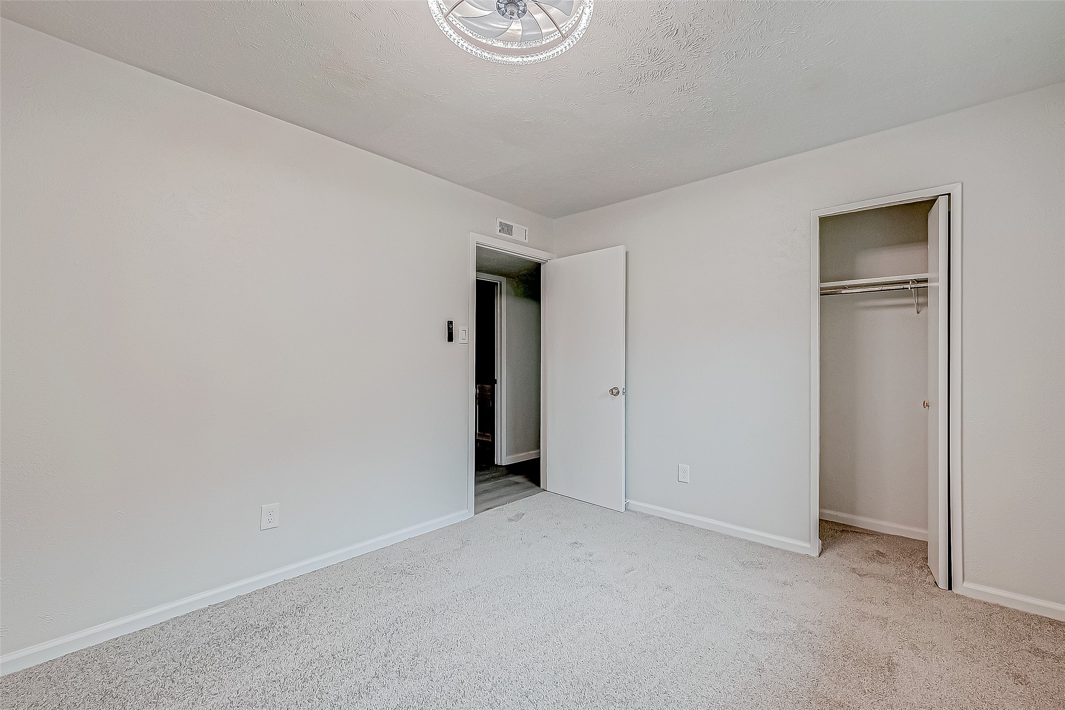 2107 Quail Valley East Drive Property Photo 33