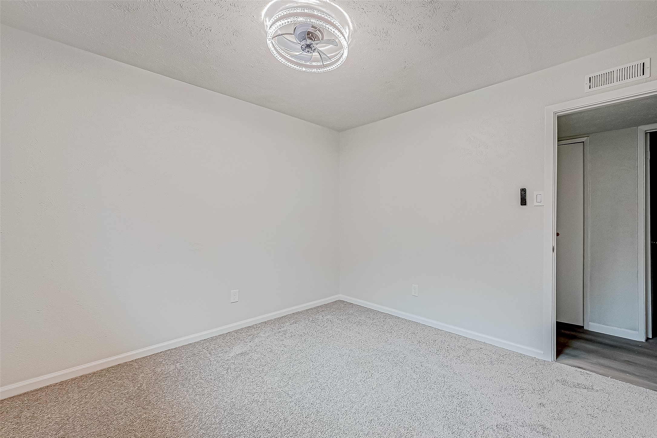 2107 Quail Valley East Drive Property Photo 34