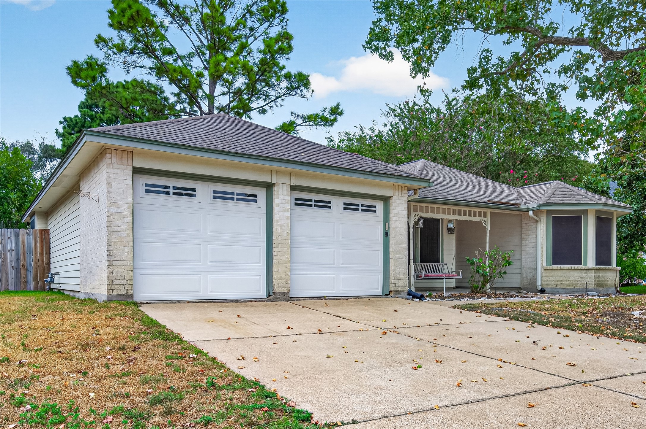 8607 Greenleaf Lake Drive Property Photo 1