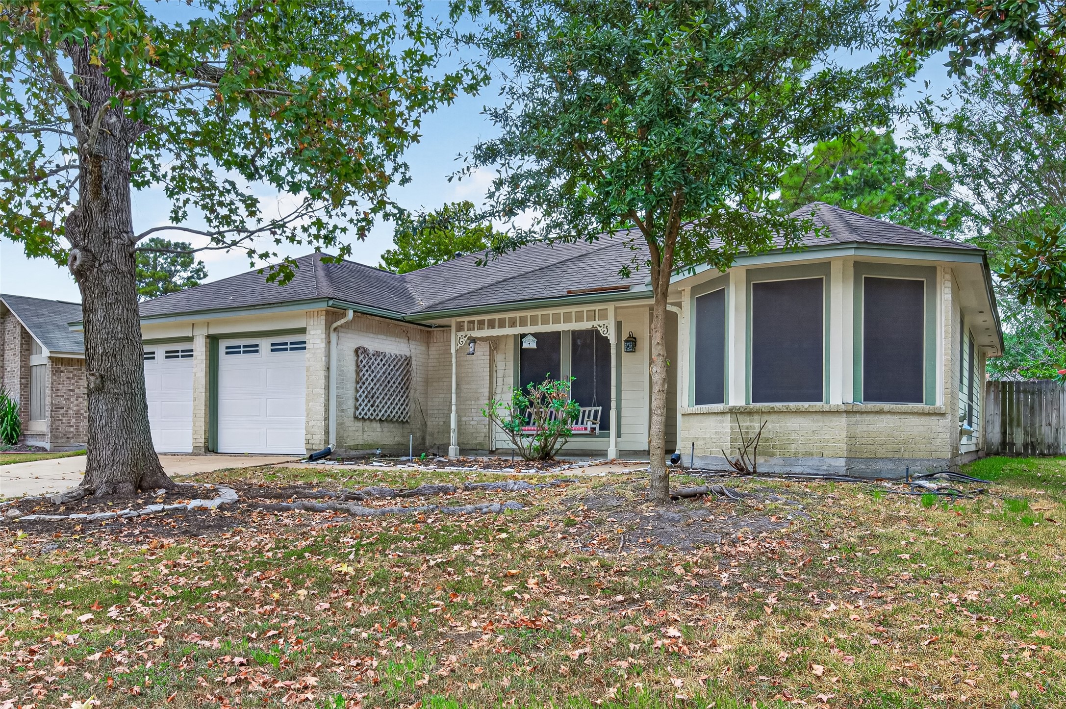 8607 Greenleaf Lake Drive Property Photo 3