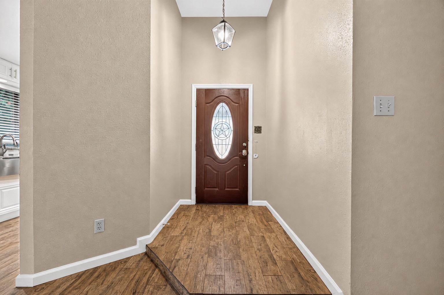 8607 Greenleaf Lake Drive Property Photo 5