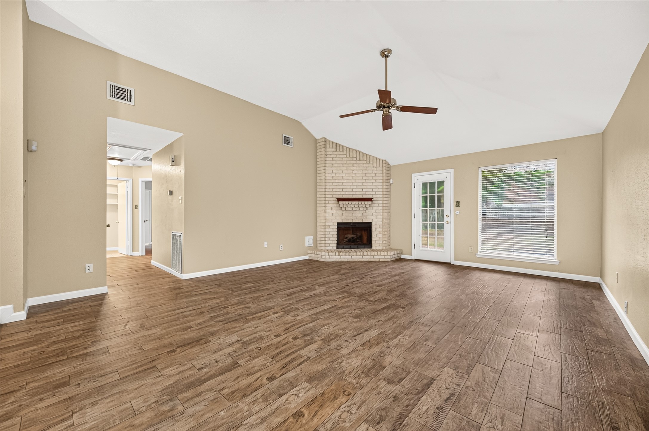 8607 Greenleaf Lake Drive Property Photo 7