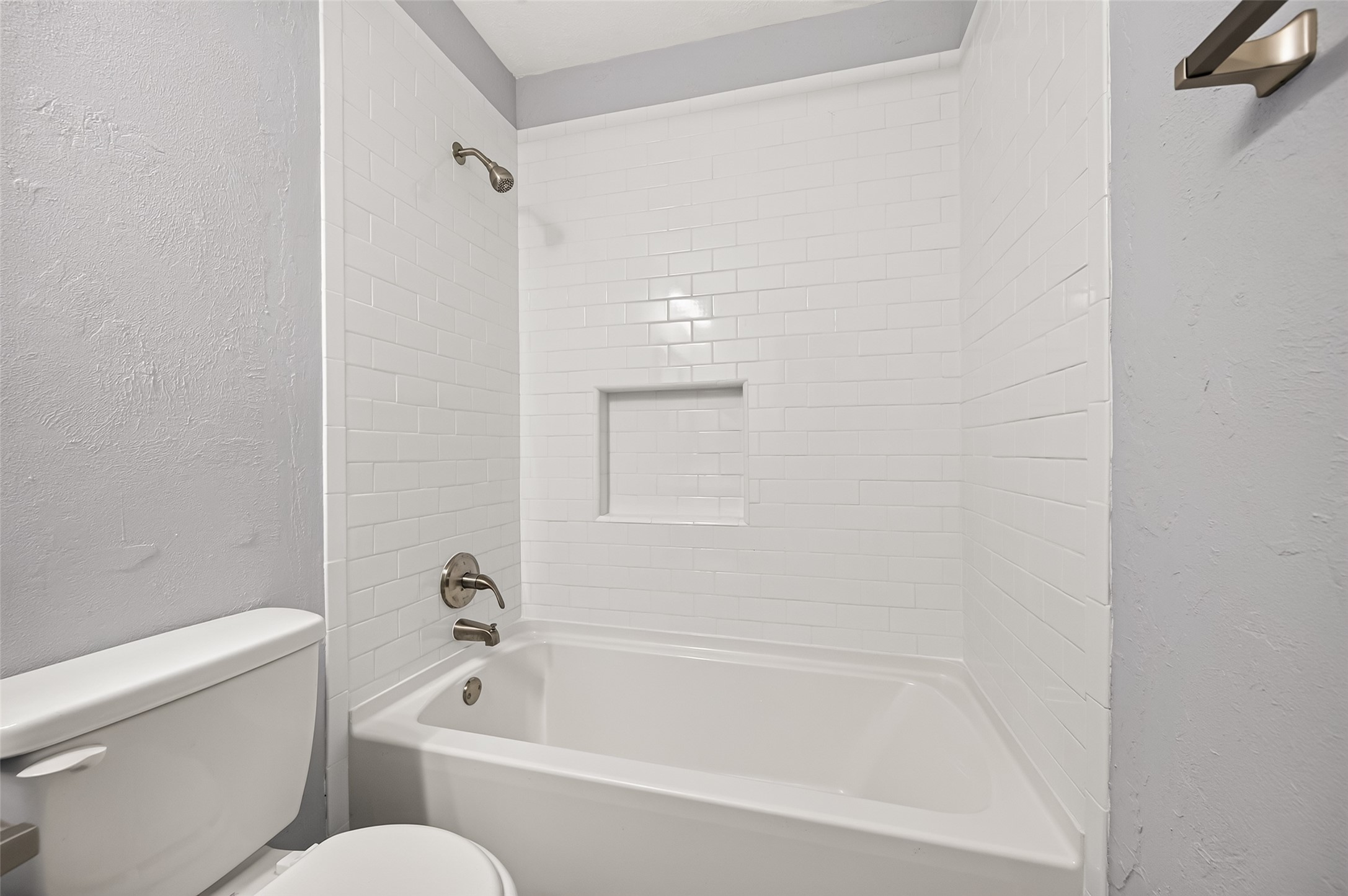 8607 Greenleaf Lake Drive Property Photo 17