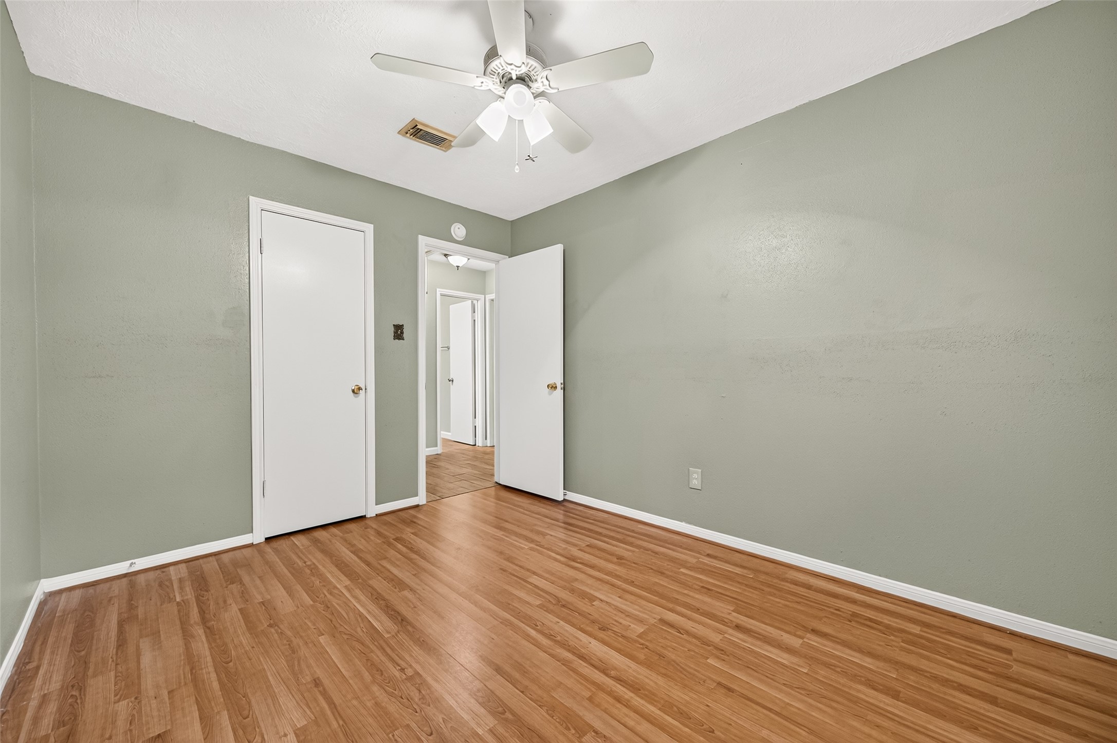 8607 Greenleaf Lake Drive Property Photo 20