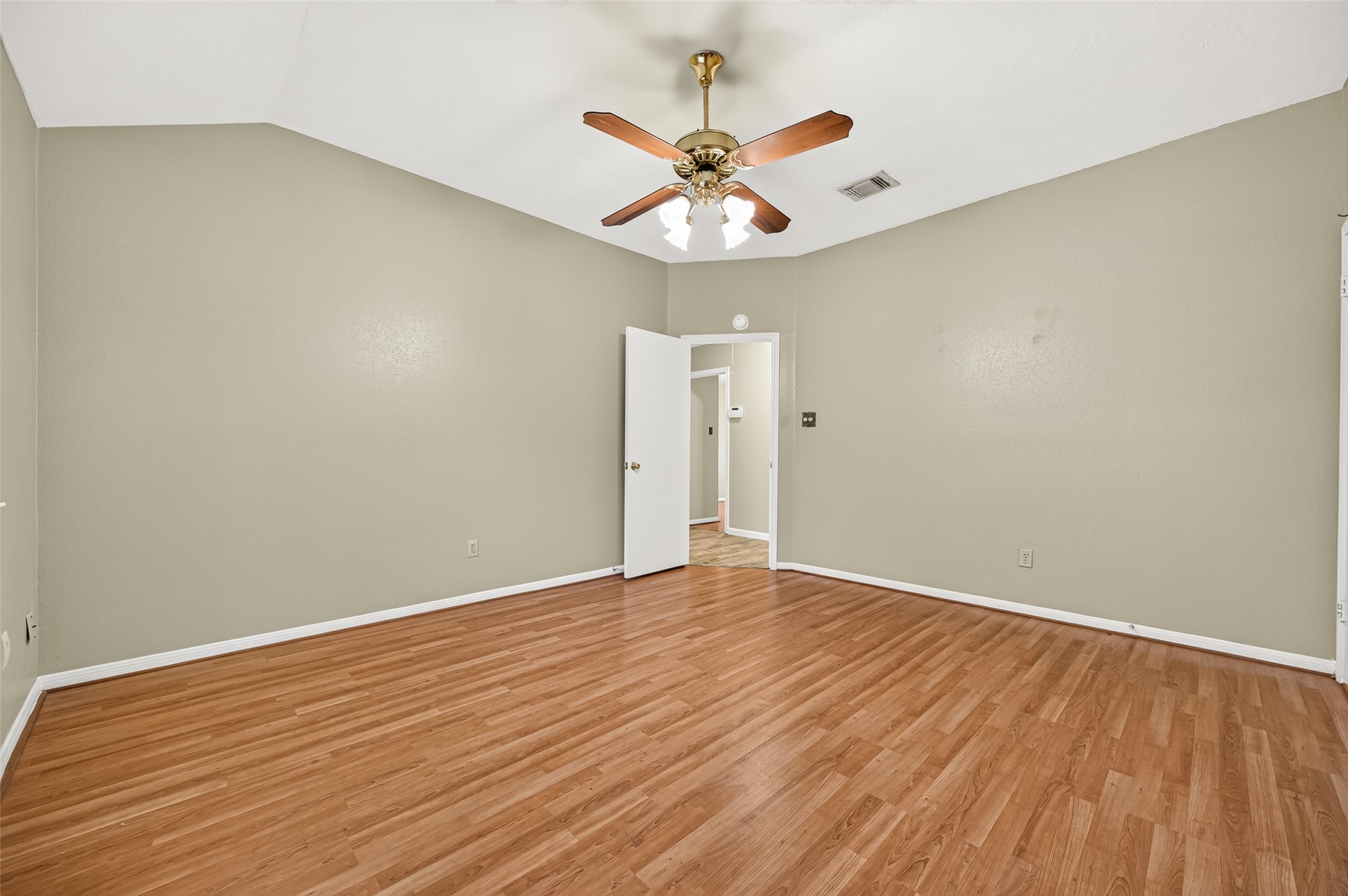8607 Greenleaf Lake Drive Property Photo 24