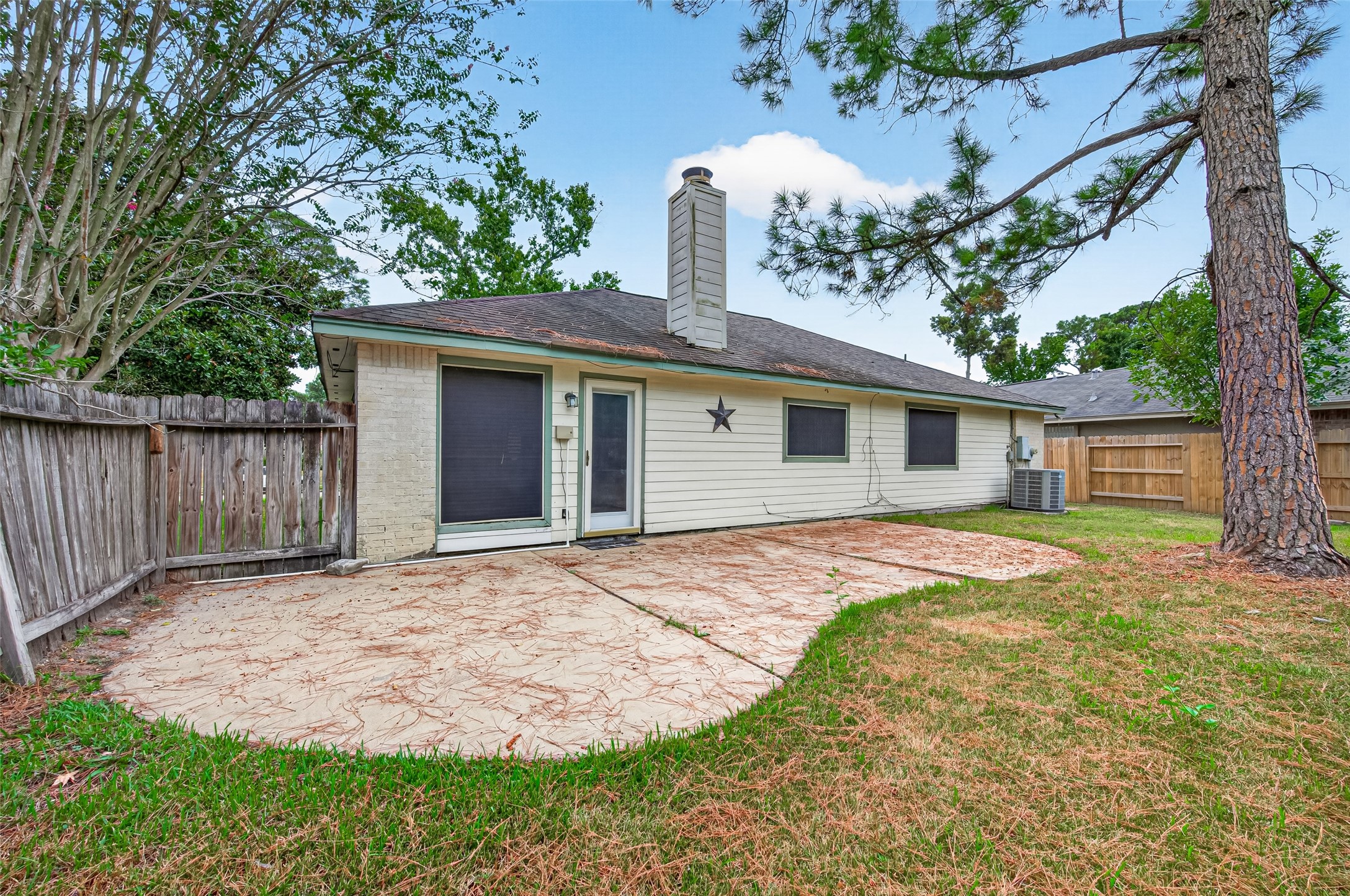 8607 Greenleaf Lake Drive Property Photo 29