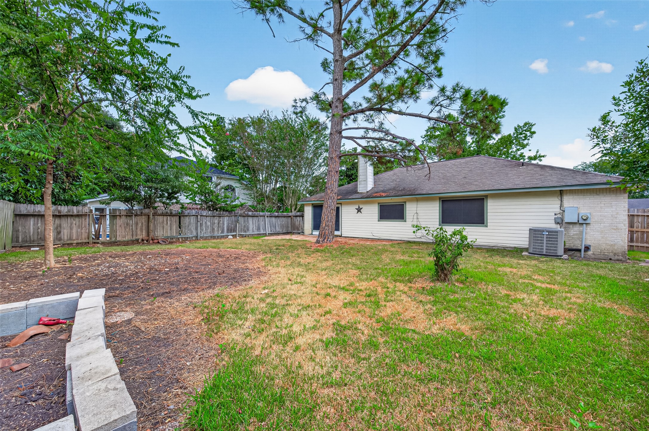 8607 Greenleaf Lake Drive Property Photo 30