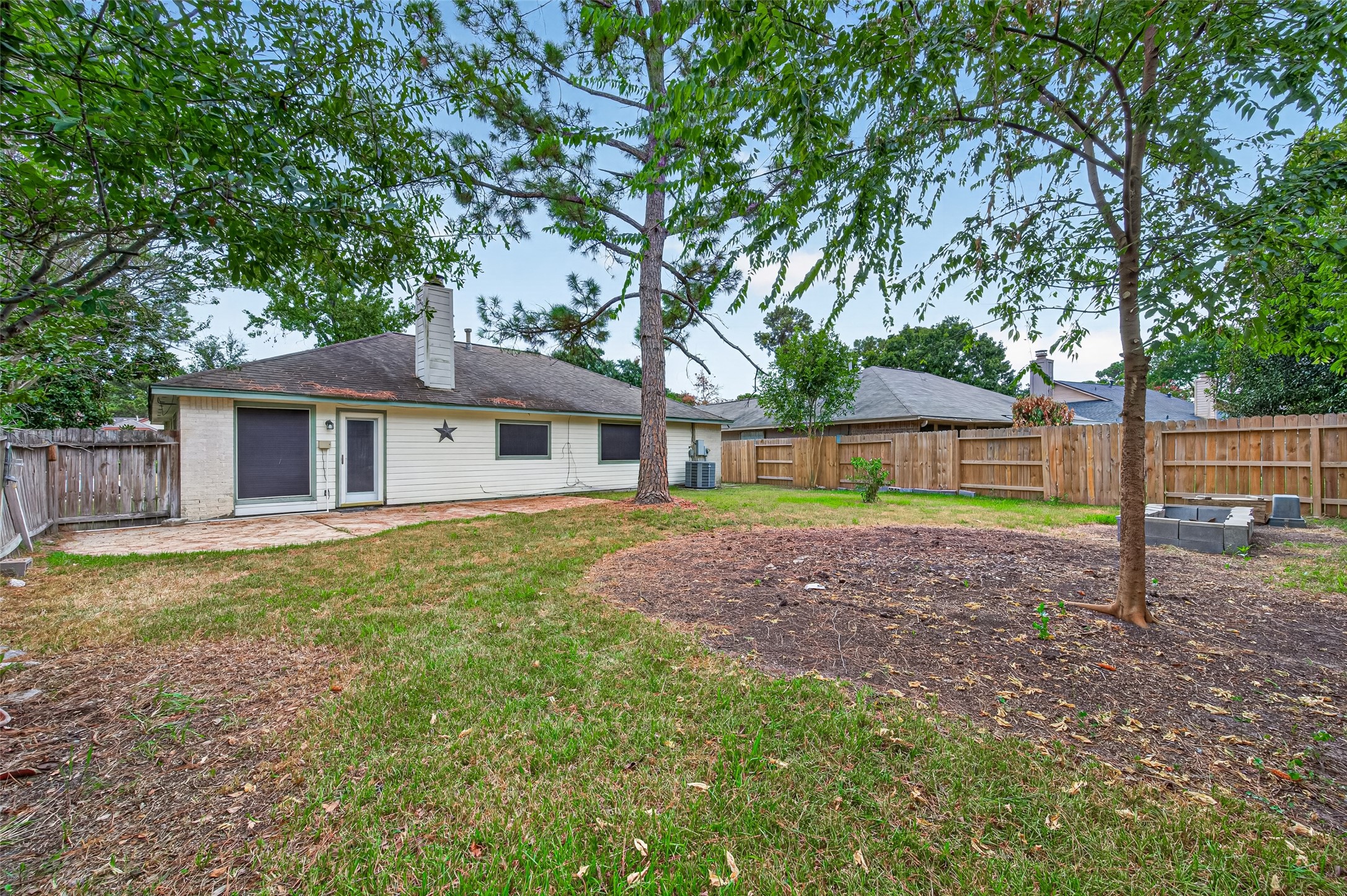 8607 Greenleaf Lake Drive Property Photo 31