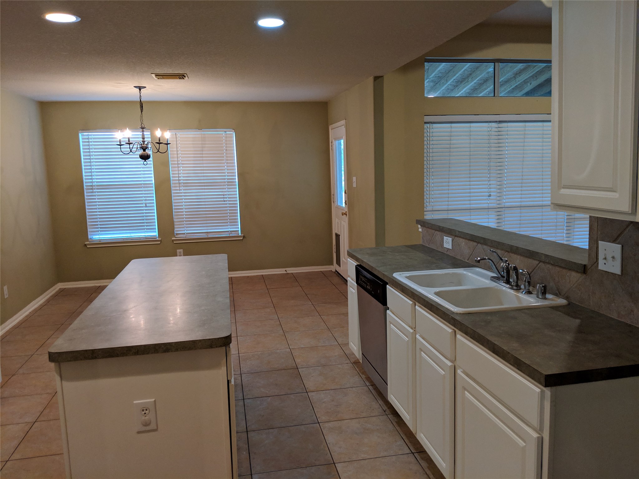 27139 Pine Crossing Drive Property Photo 7