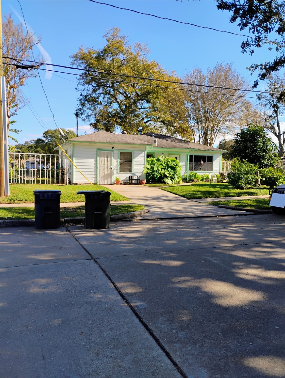 526 Guyer Street Property Photo 1