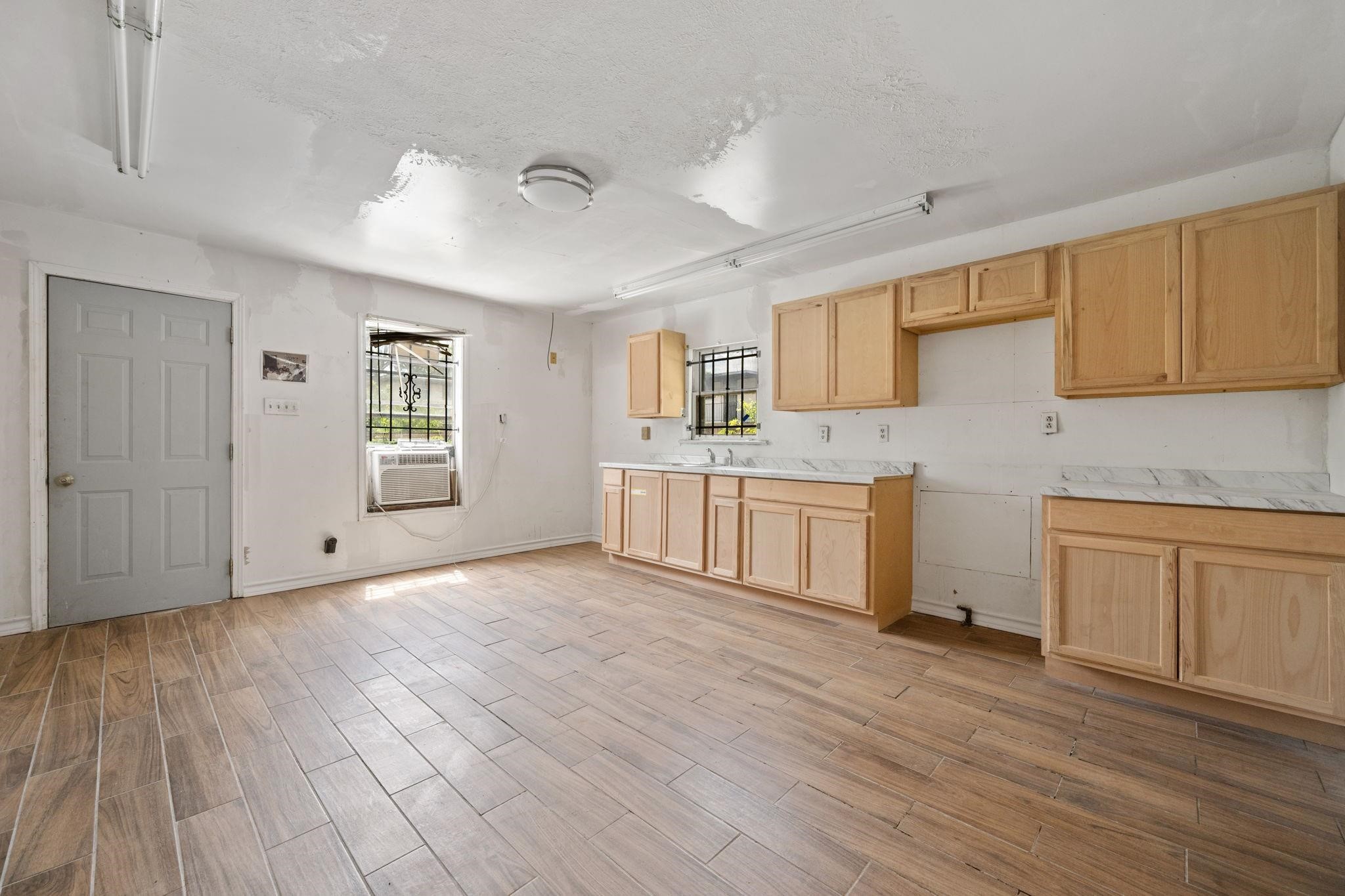 3822 Wipprecht Street Property Photo 10