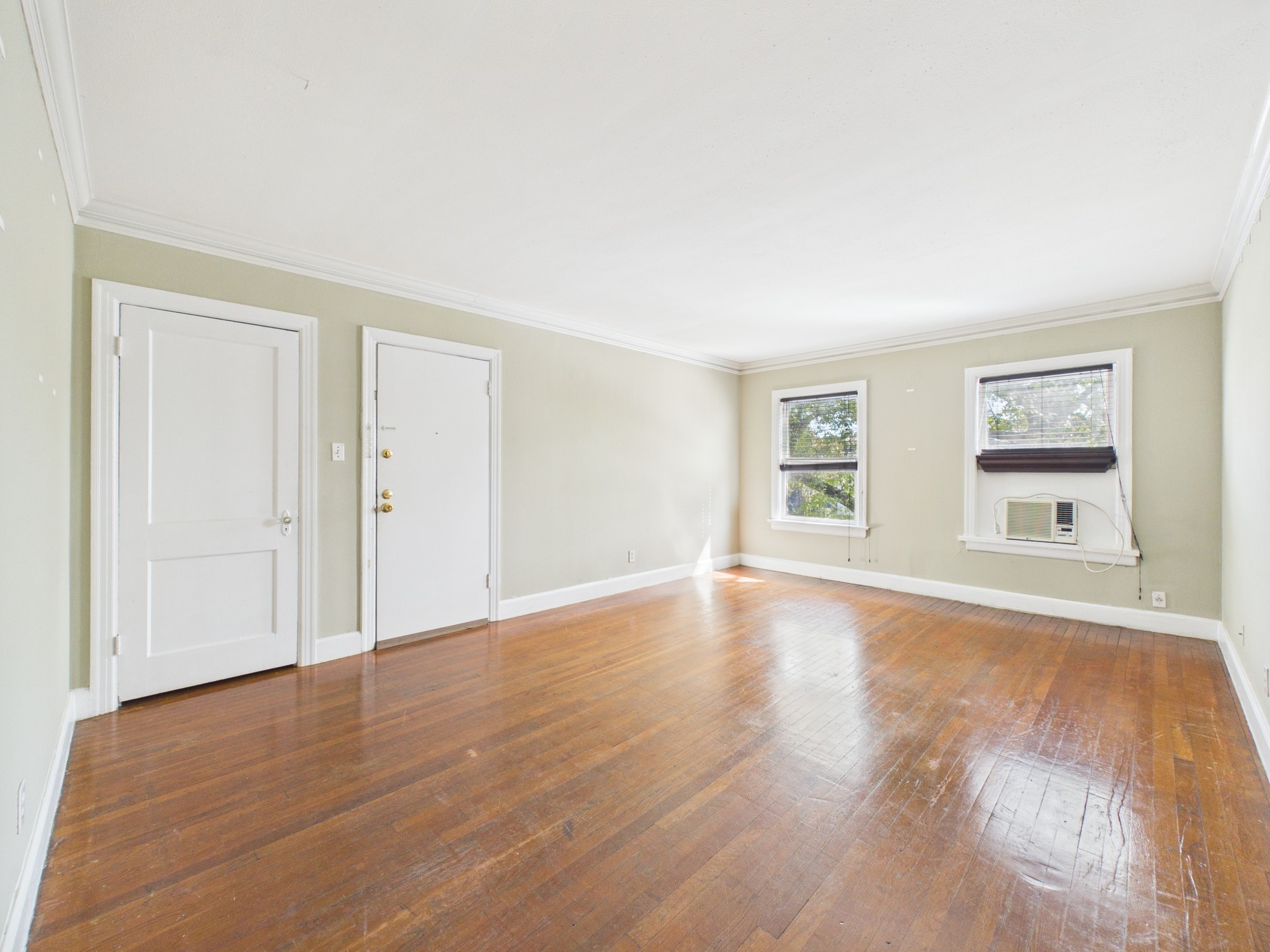 1920 Richmond Avenue 2 Property Photo 3