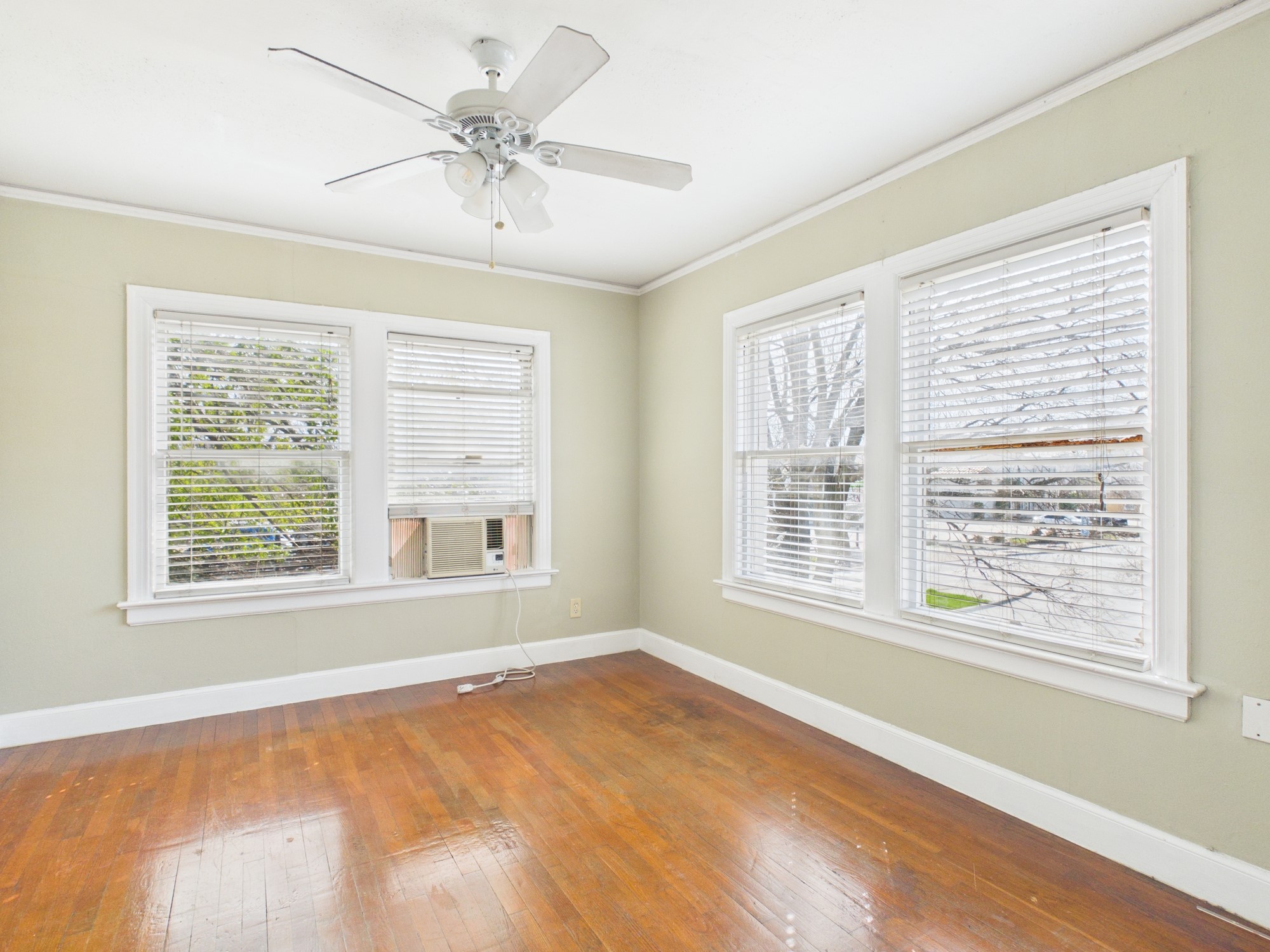 1920 Richmond Avenue 2 Property Photo 8
