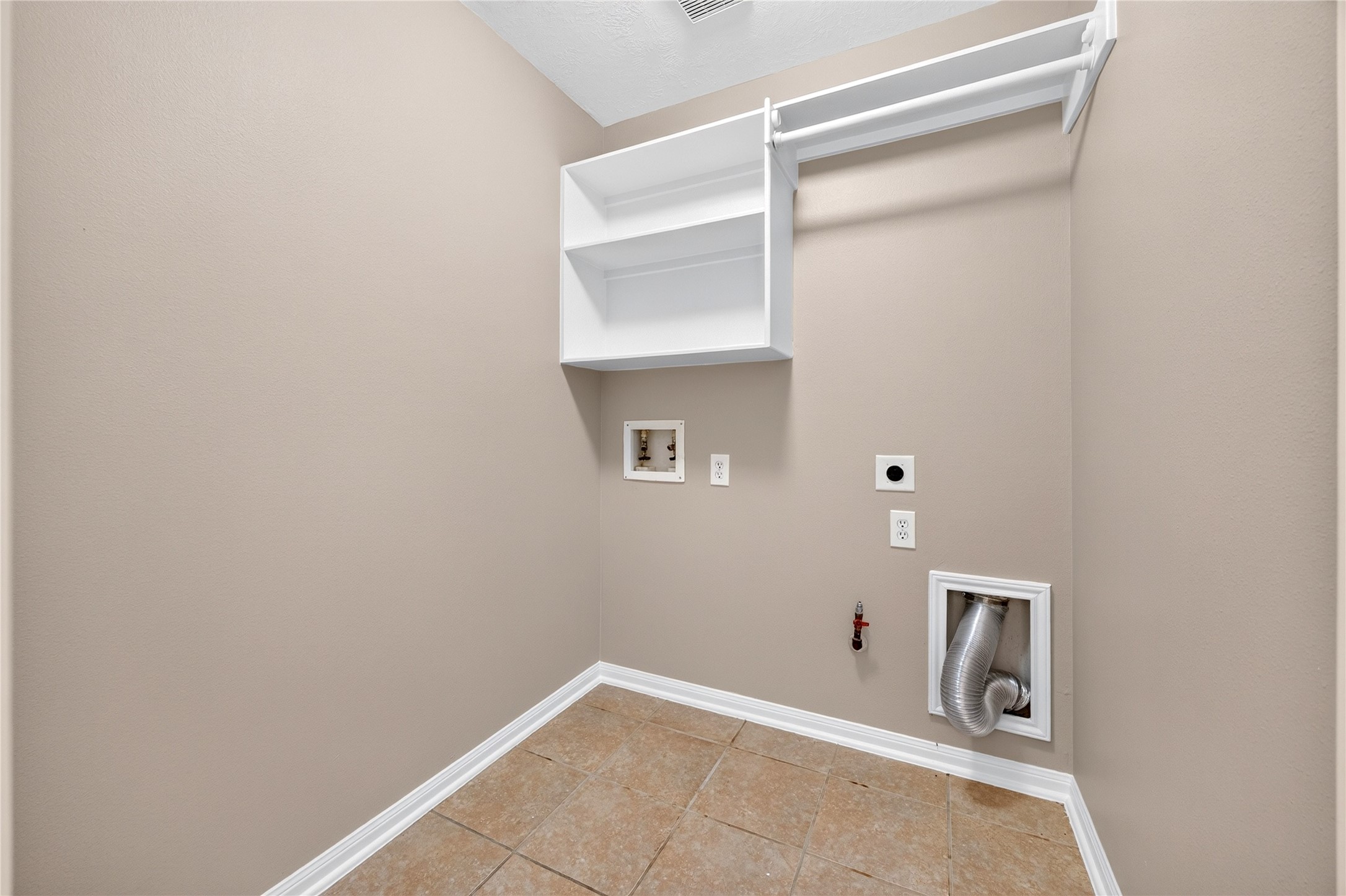 27123 Kendal Ridge Lane Property Photo 8