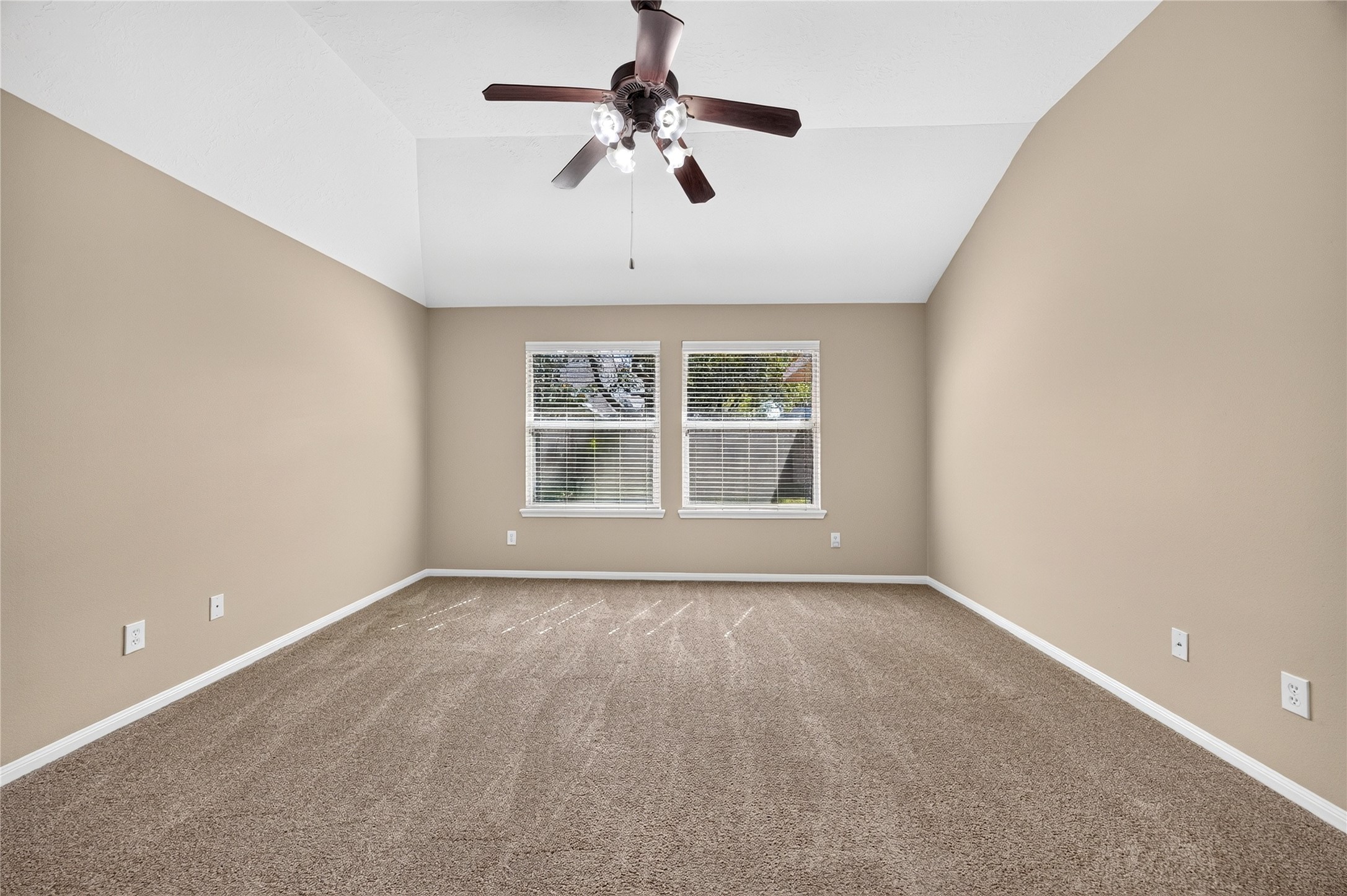27123 Kendal Ridge Lane Property Photo 16