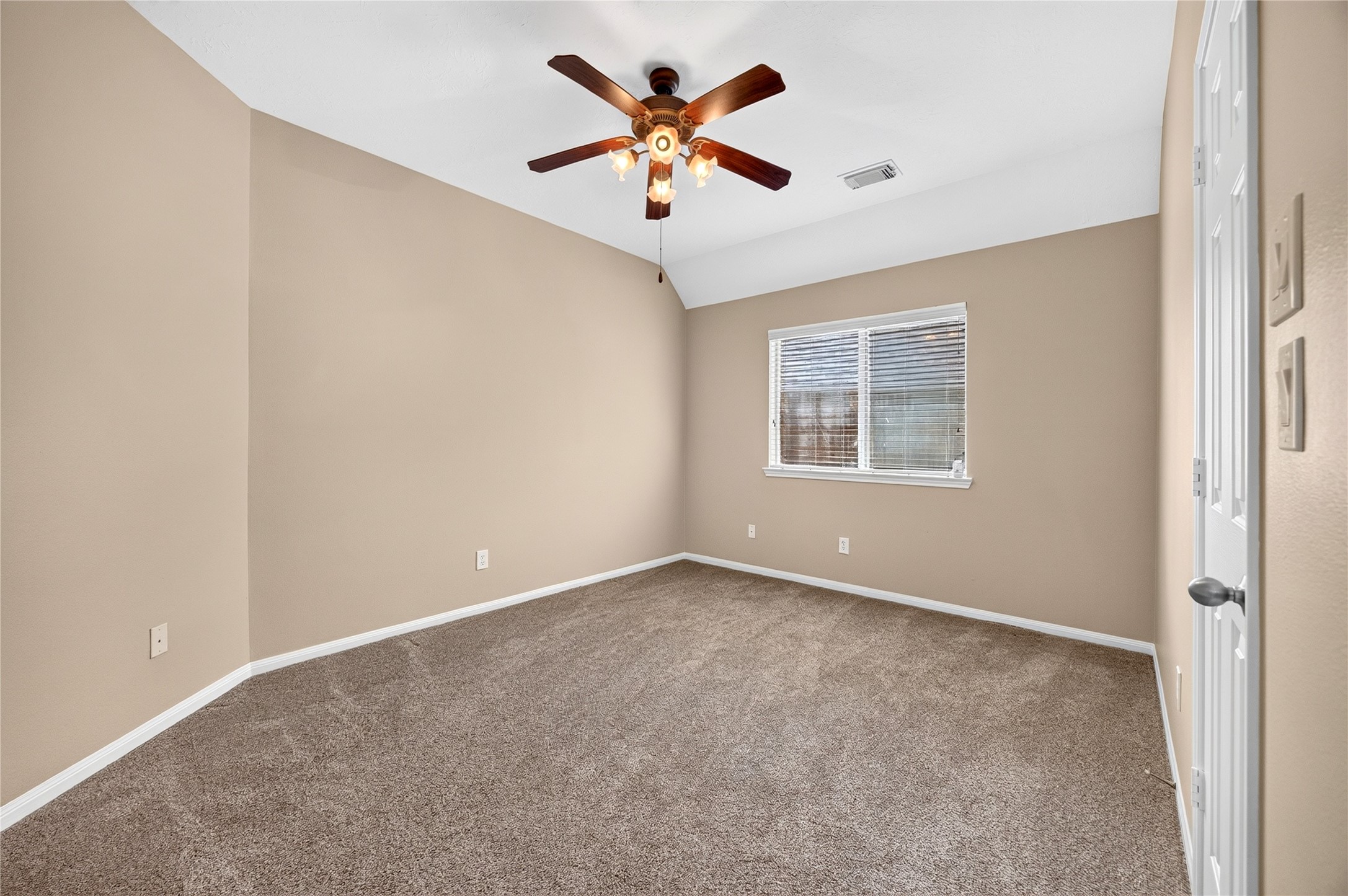 27123 Kendal Ridge Lane Property Photo 19