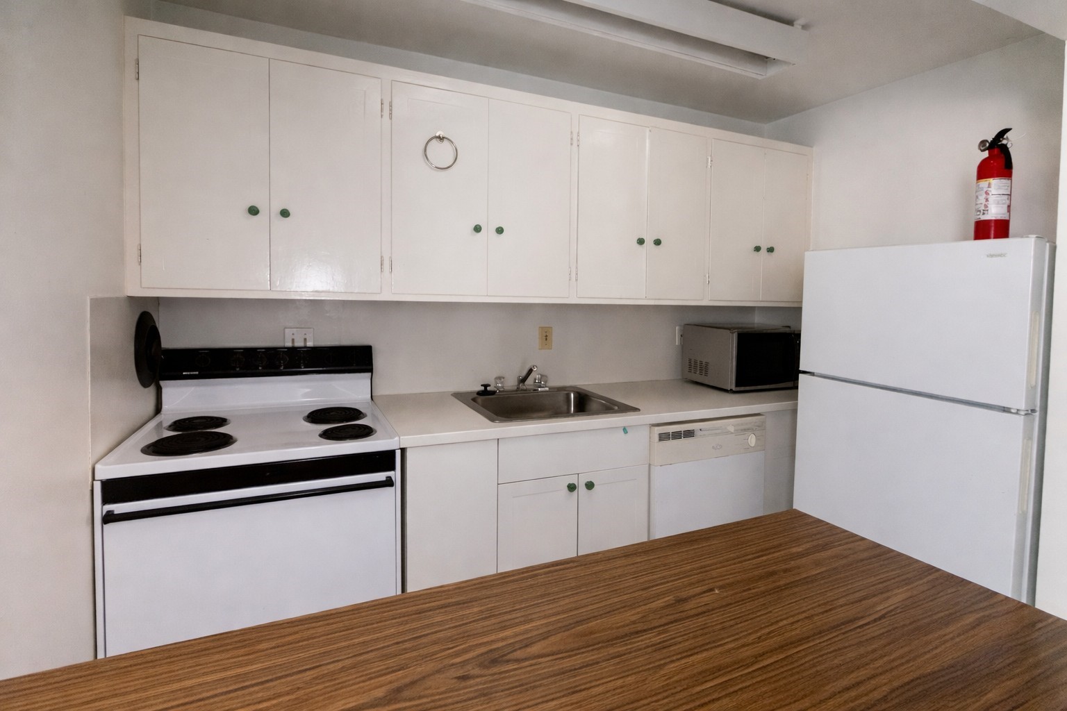 425 Hawthorne Street 07 Property Photo 2