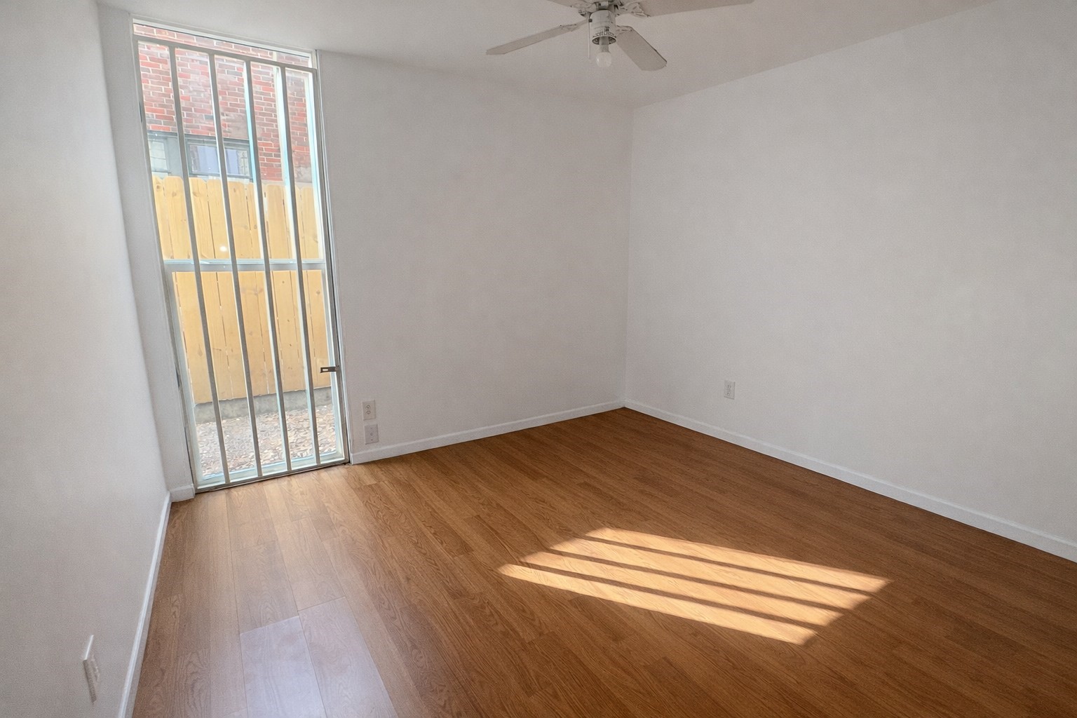 425 Hawthorne Street 07 Property Photo 3