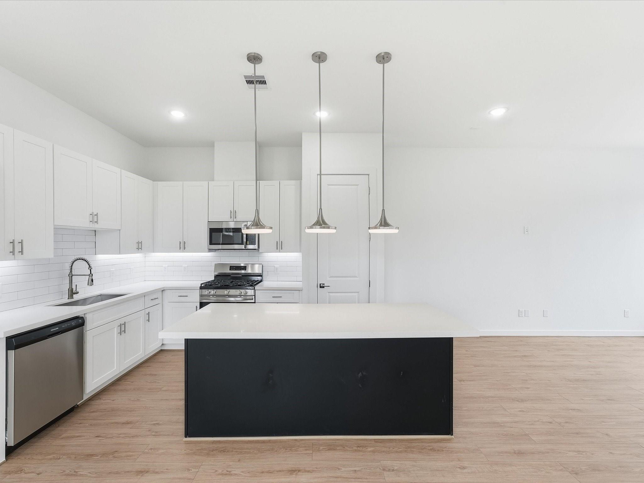 7453 Lasalette Street Property Photo 8